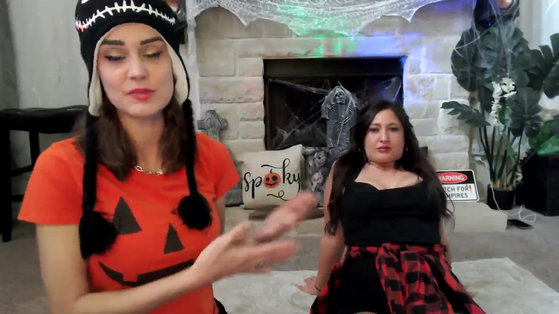 Gallery image thumbnail from HeidiKlumsy's myfreecams stream on, 10/08/2025, 22:14 image 9 of 20