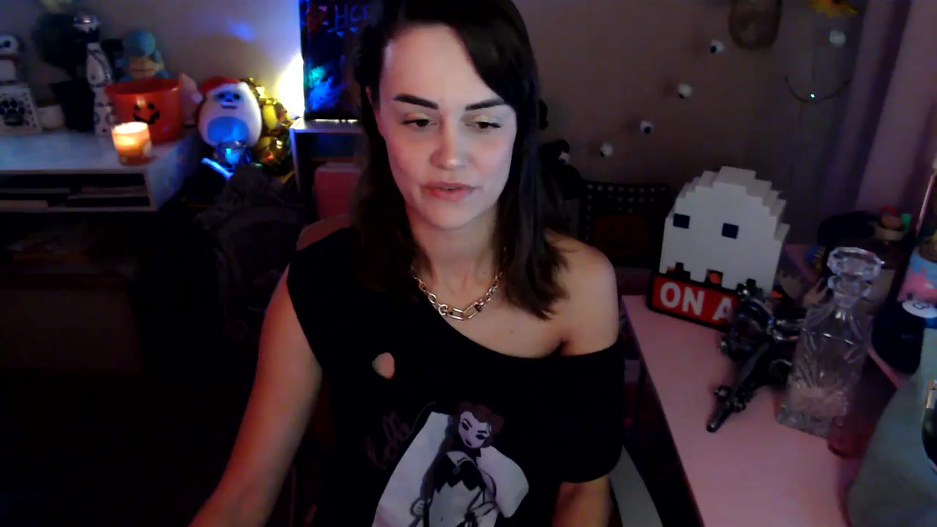 Gallery image thumbnail from HeidiKlumsy's myfreecams stream on, 10/13/2025, 24:01 image 17 of 20
