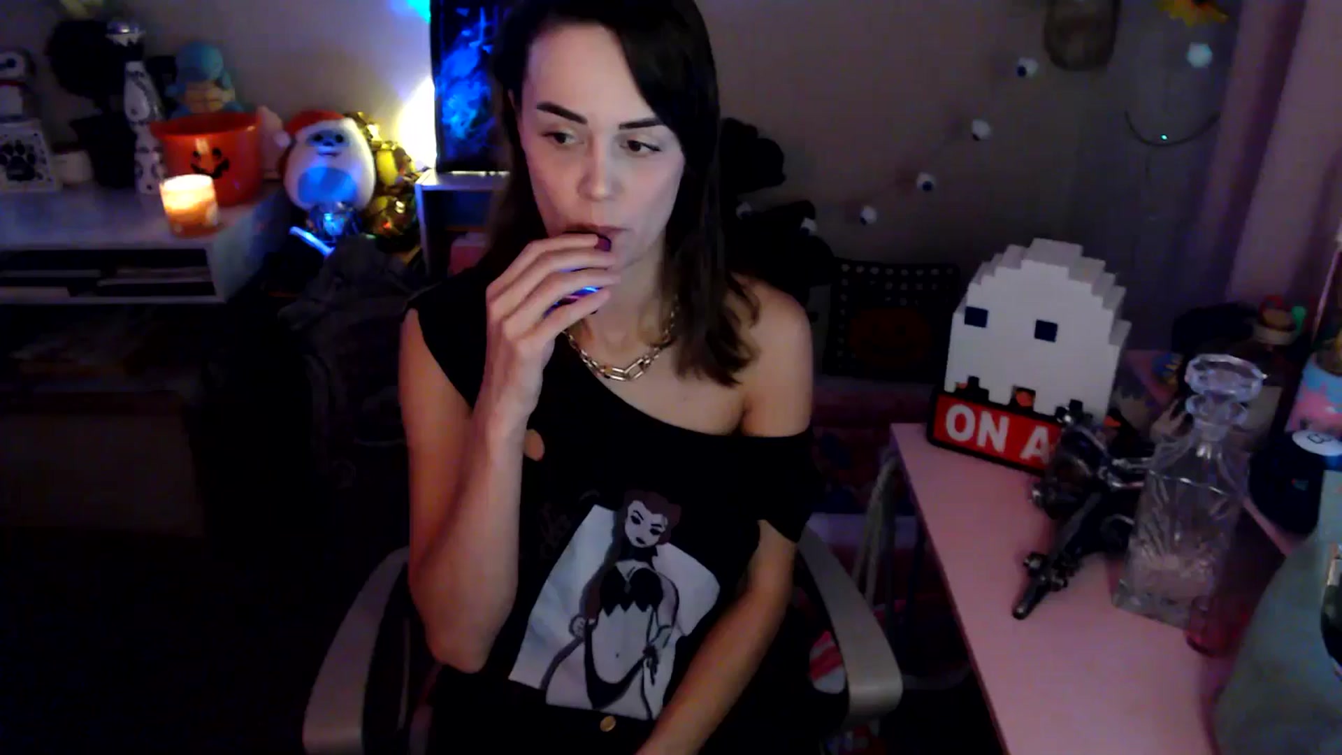 Gallery image thumbnail from HeidiKlumsy's myfreecams stream on, 10/13/2025, 24:01 image 7 of 20