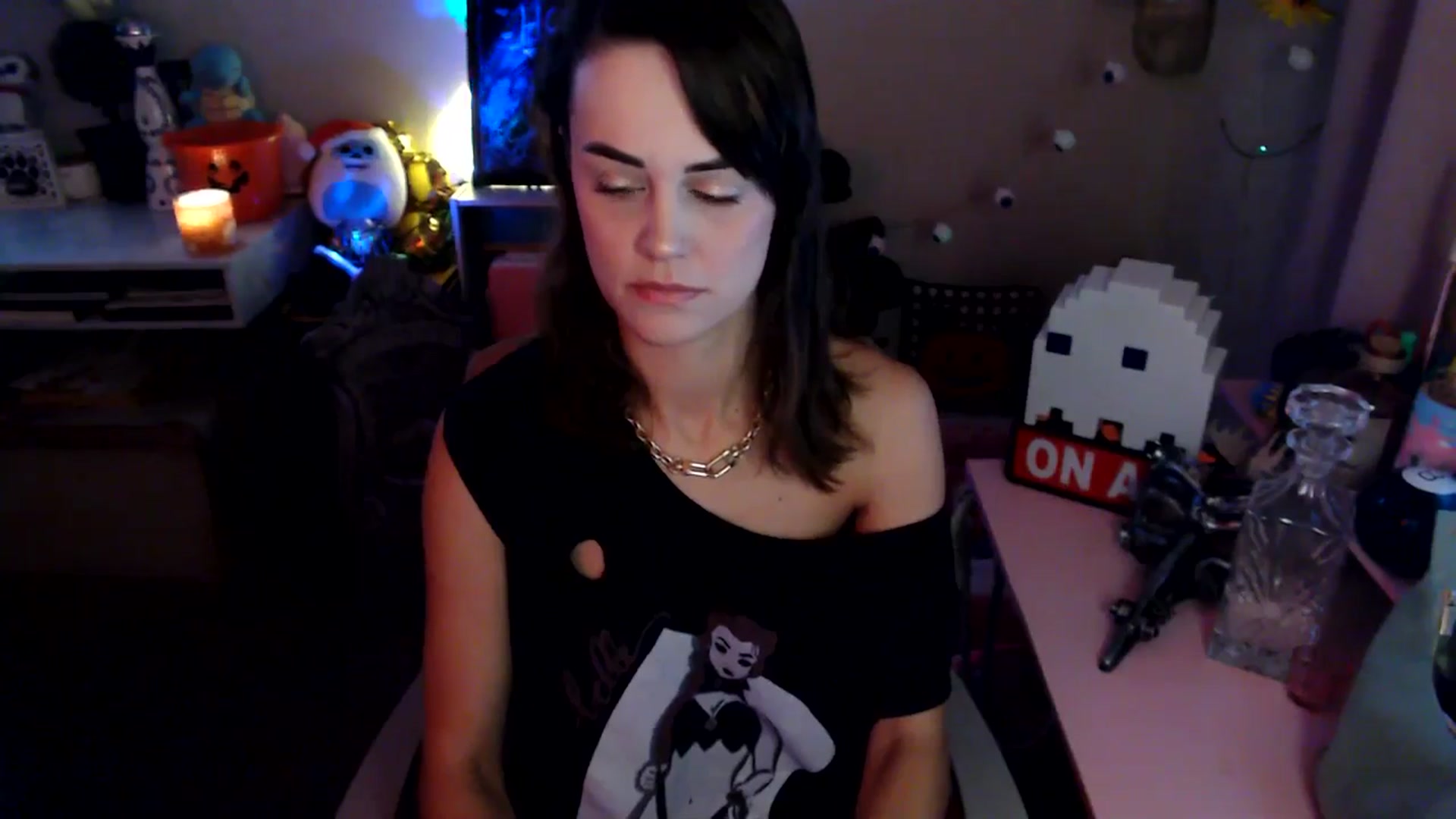 Gallery image thumbnail from HeidiKlumsy's myfreecams stream on, 10/13/2025, 24:01 image 12 of 20