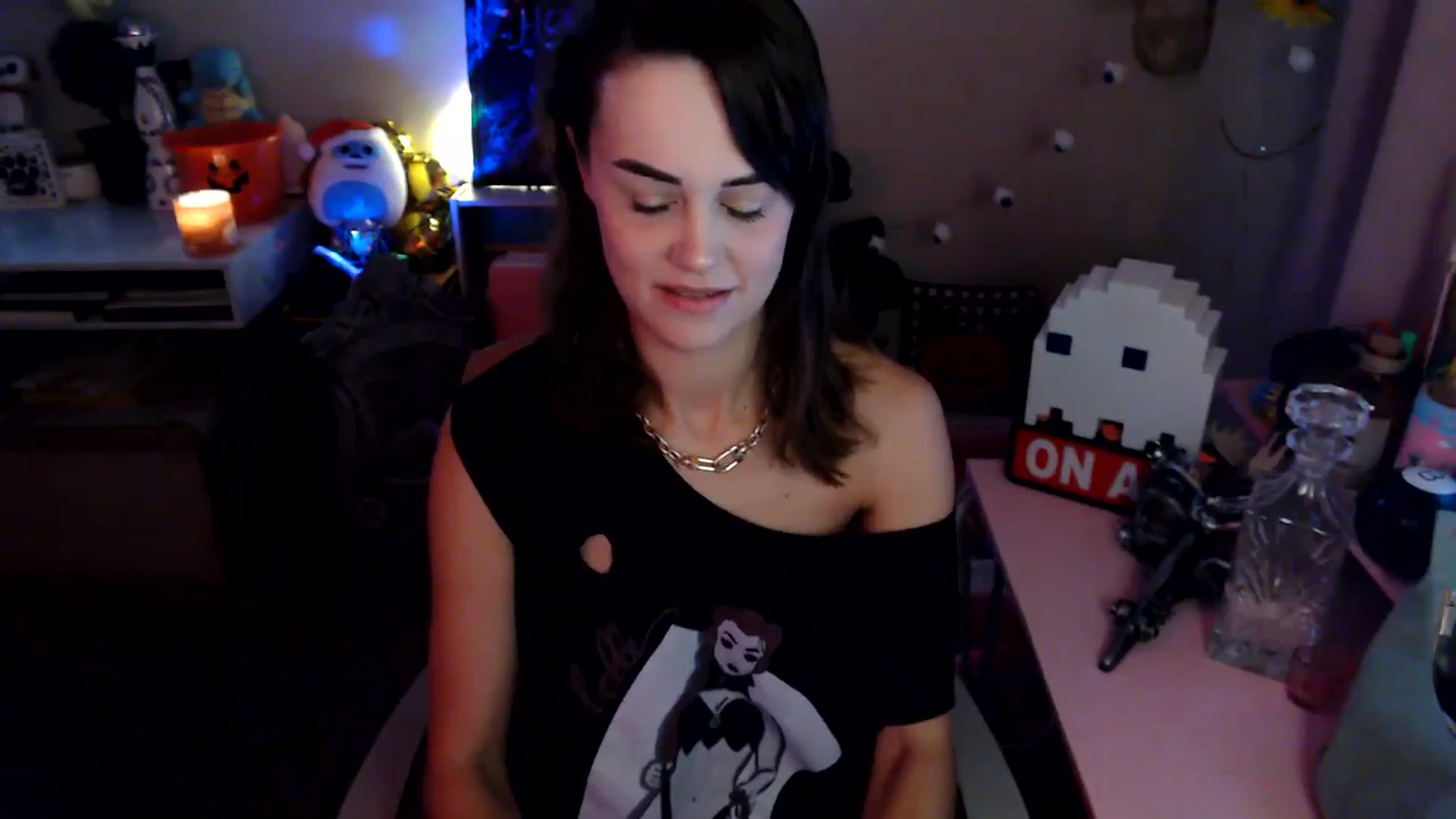 Gallery image thumbnail from HeidiKlumsy's myfreecams stream on, 10/13/2025, 24:01 image 13 of 20