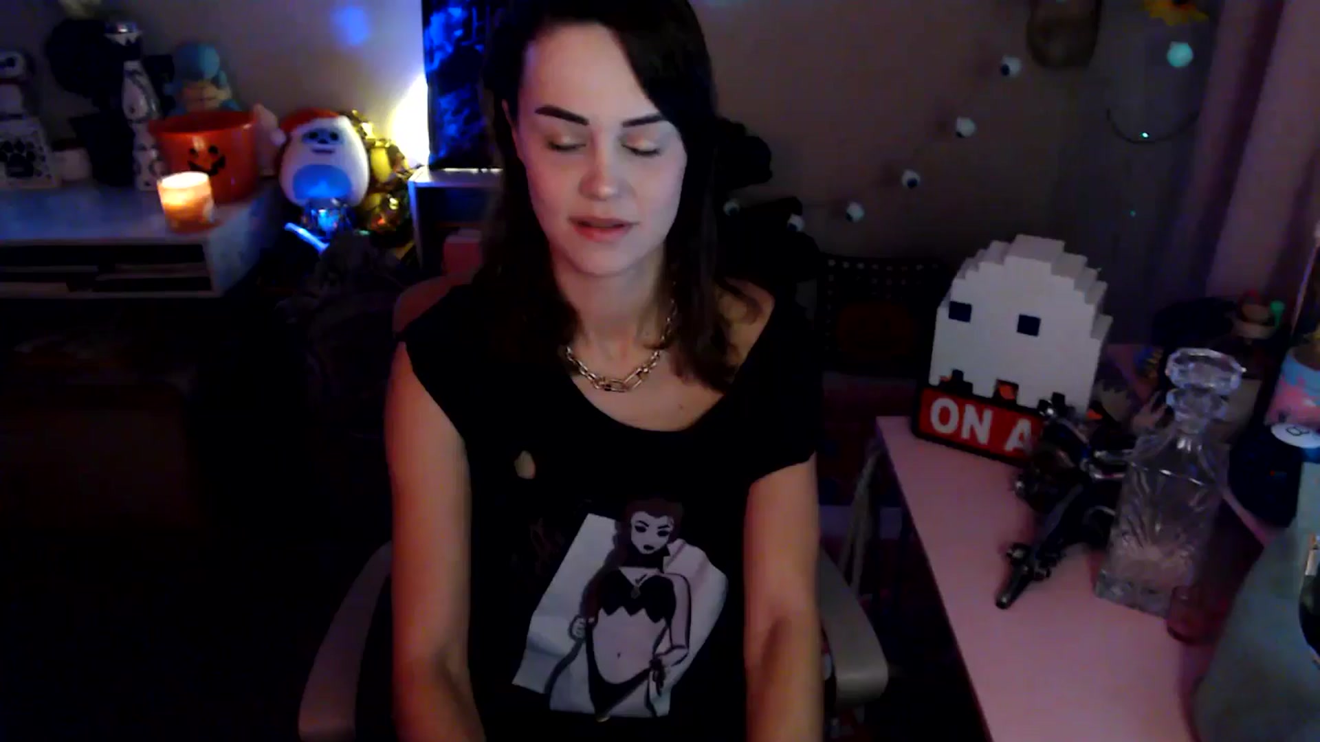 Gallery image thumbnail from HeidiKlumsy's myfreecams stream on, 10/13/2025, 24:01 image 6 of 20