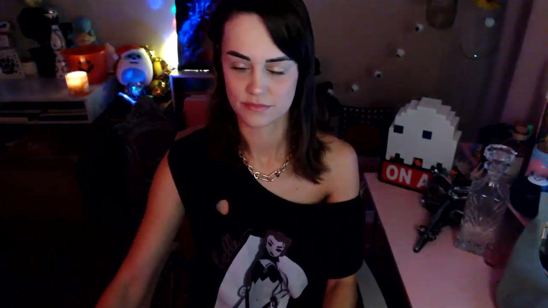 Gallery image thumbnail from HeidiKlumsy's myfreecams stream on, 10/13/2025, 24:01 image 16 of 20
