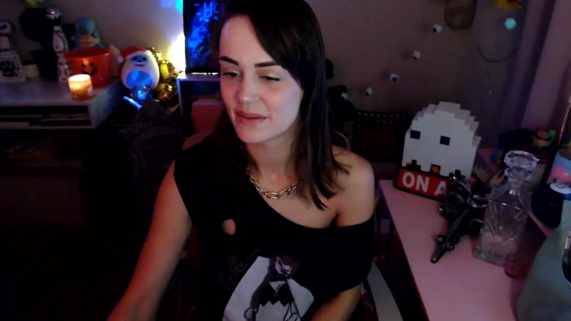 Gallery image thumbnail from HeidiKlumsy's myfreecams stream on, 10/13/2025, 24:01 image 10 of 20