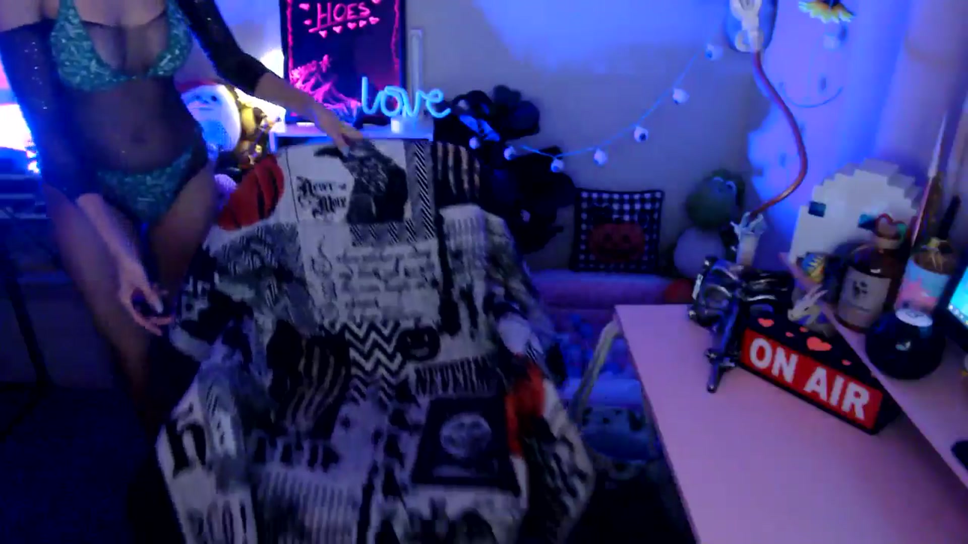 Gallery image thumbnail from HeidiKlumsy's myfreecams stream on, 10/14/2025, 05:53 image 11 of 20