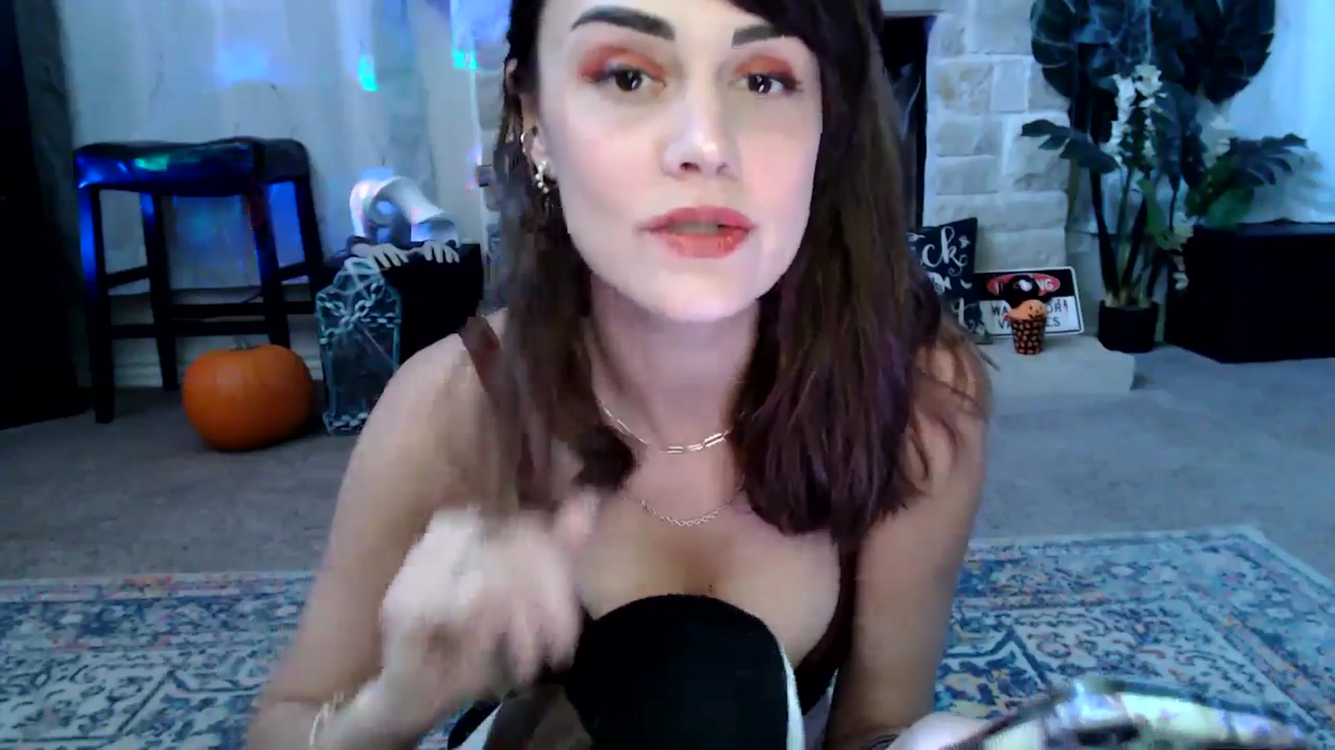 Gallery image thumbnail from HeidiKlumsy's myfreecams stream on, 10/14/2025, 23:04 image 3 of 20