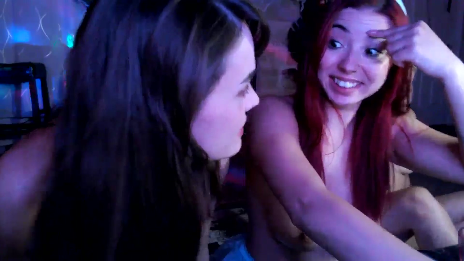 Gallery image thumbnail from HeidiKlumsy's myfreecams stream on, 10/15/2025, 07:08 image 12 of 20