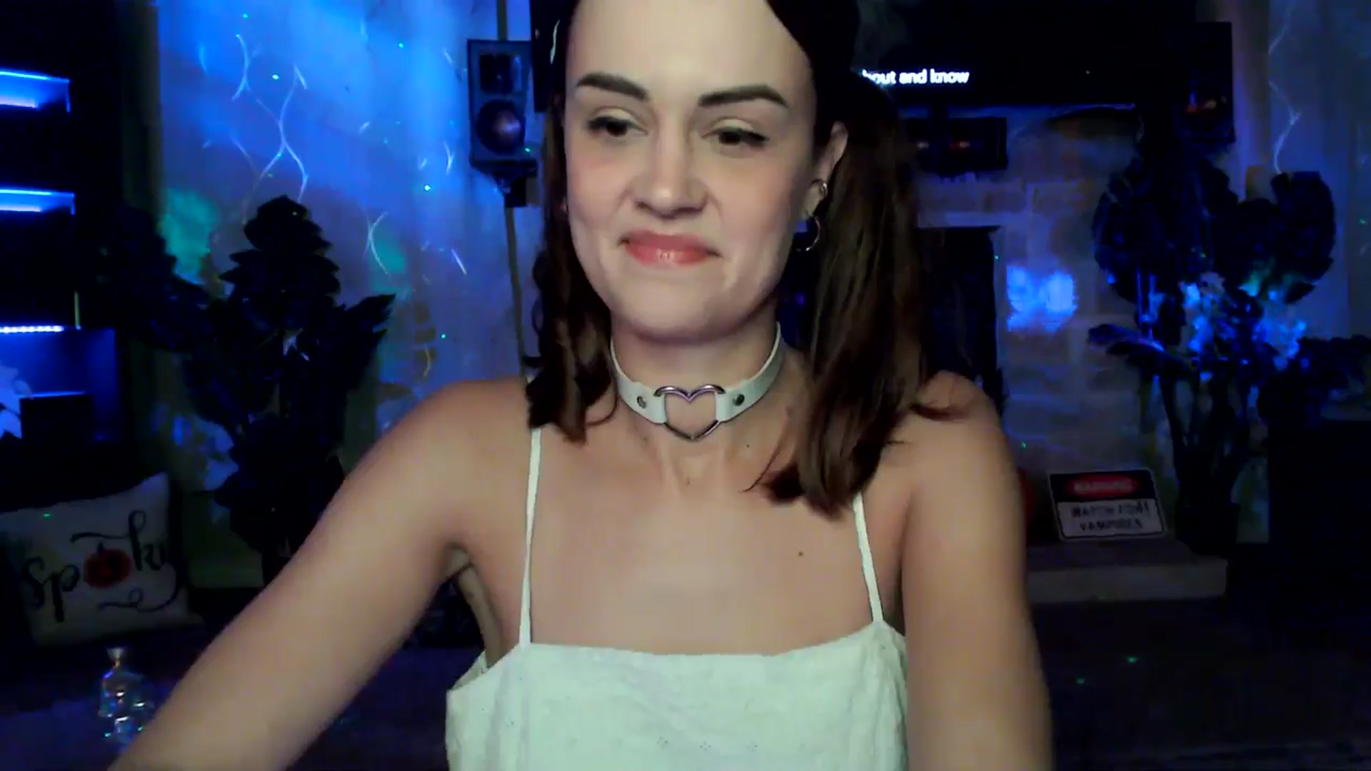 Gallery image thumbnail from HeidiKlumsy's myfreecams stream on, 10/23/2025, 03:10 image 14 of 20