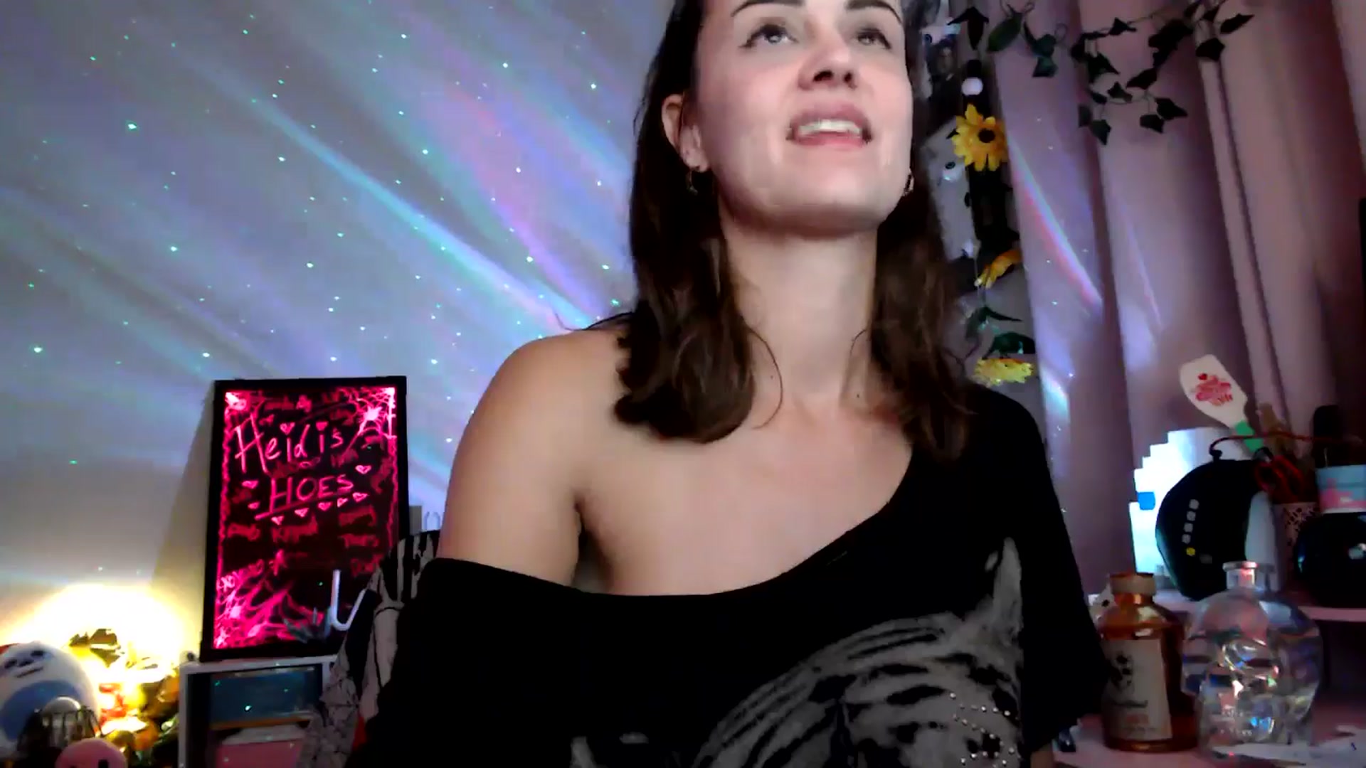 Gallery image thumbnail from HeidiKlumsy's myfreecams stream on, 10/23/2025, 05:31 image 11 of 20