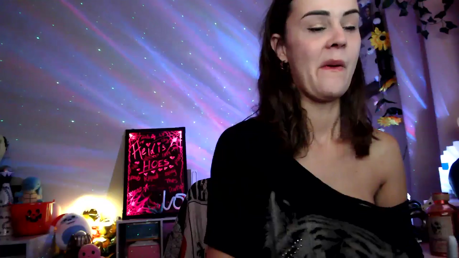 Gallery image thumbnail from HeidiKlumsy's myfreecams stream on, 10/23/2025, 05:31 image 7 of 20