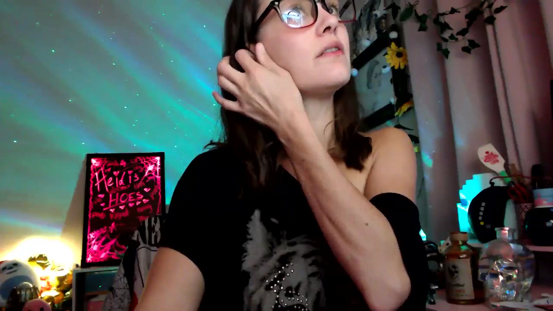 Gallery image thumbnail from HeidiKlumsy's myfreecams stream on, 10/23/2025, 05:31 image 16 of 20