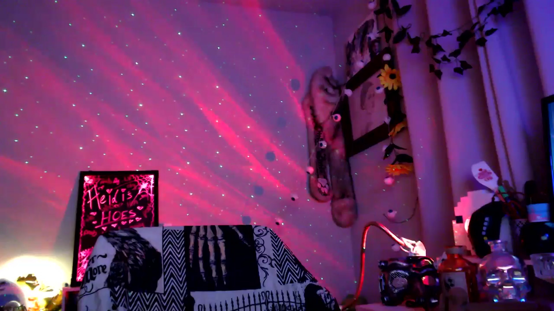 Gallery image thumbnail from HeidiKlumsy's myfreecams stream on, 10/23/2025, 07:11 image 11 of 20