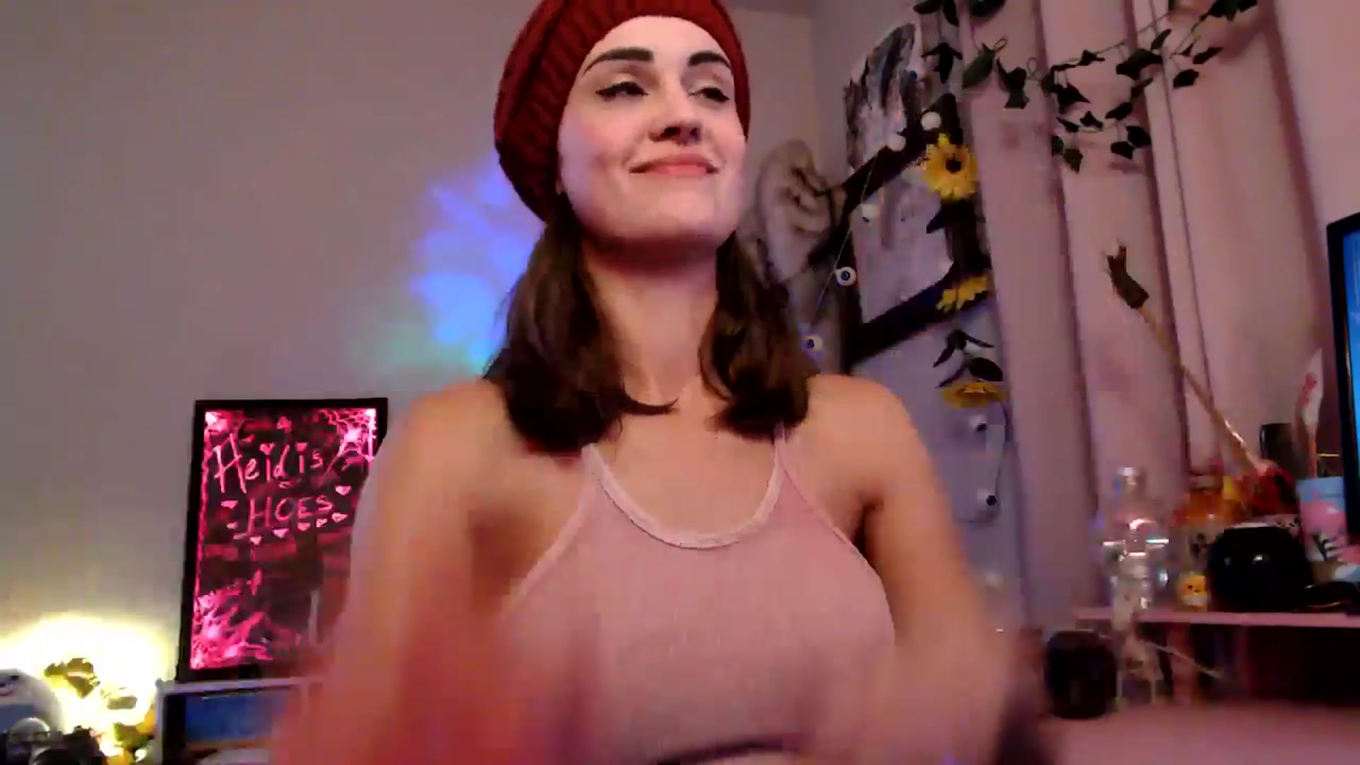 Gallery image thumbnail from HeidiKlumsy's myfreecams stream on, 10/29/2025, 08:14 image 19 of 20