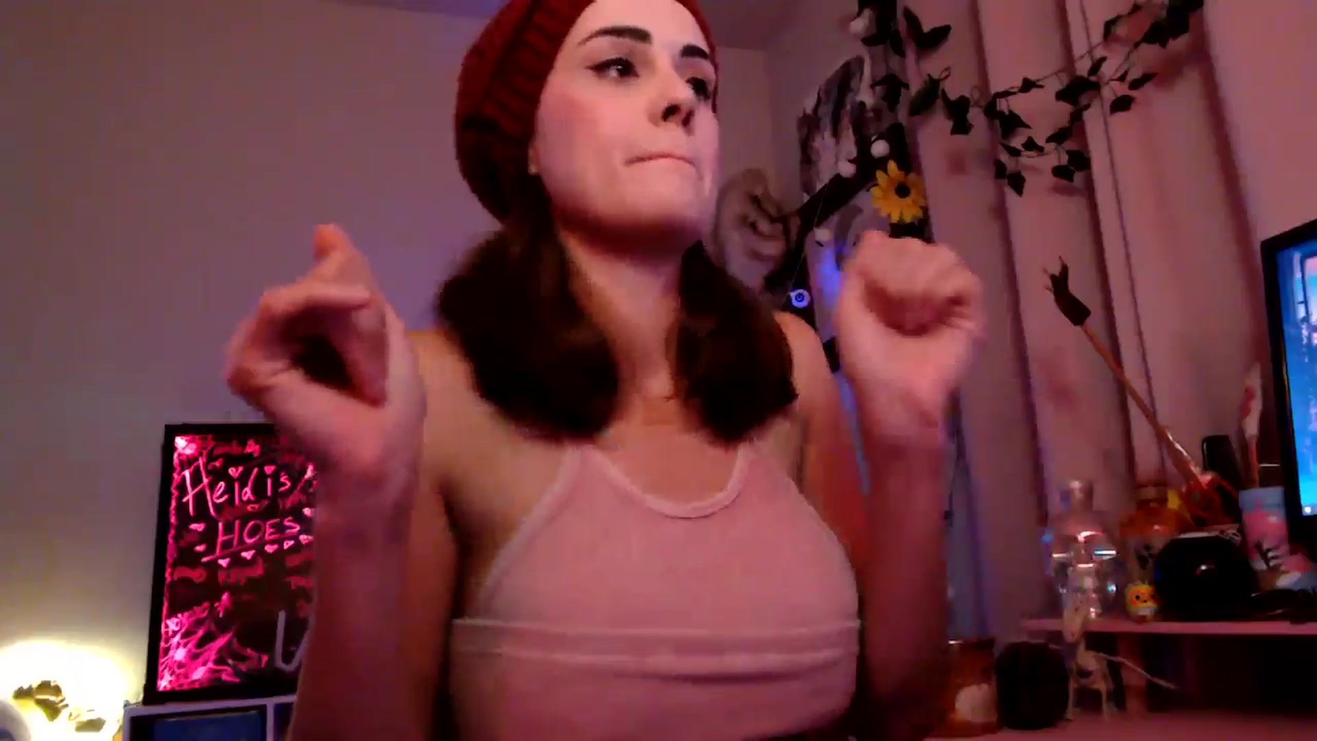 Gallery image thumbnail from HeidiKlumsy's myfreecams stream on, 10/29/2025, 08:14 image 7 of 20