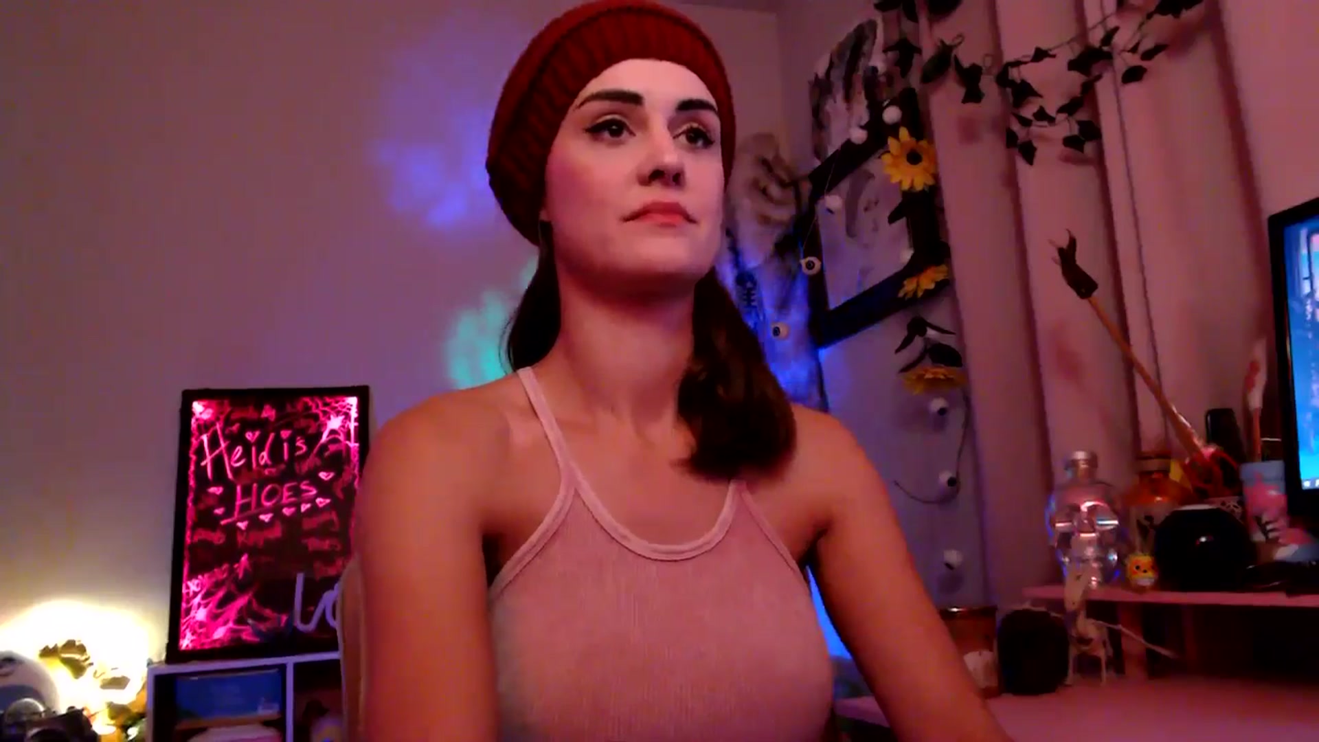 Gallery image thumbnail from HeidiKlumsy's myfreecams stream on, 10/29/2025, 08:14 image 15 of 20