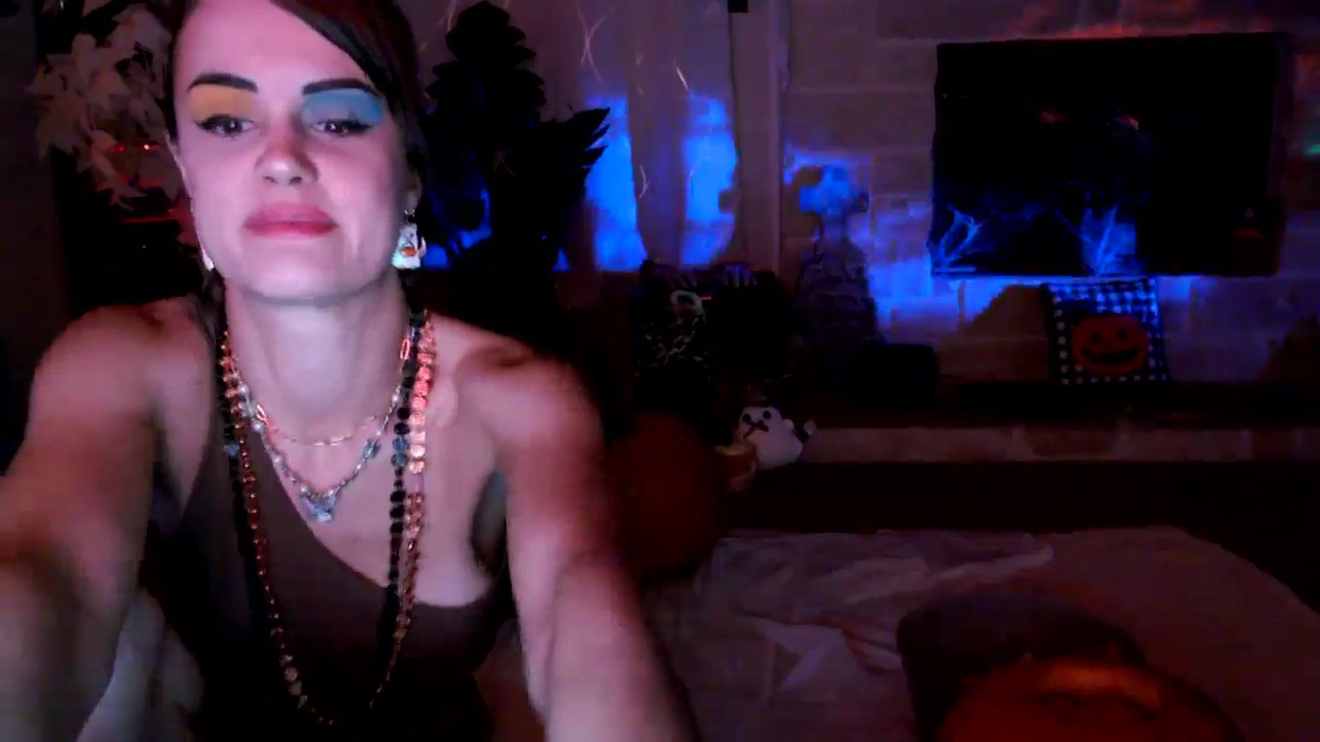 Gallery image thumbnail from HeidiKlumsy's myfreecams stream on, 10/30/2025, 04:21 image 7 of 20