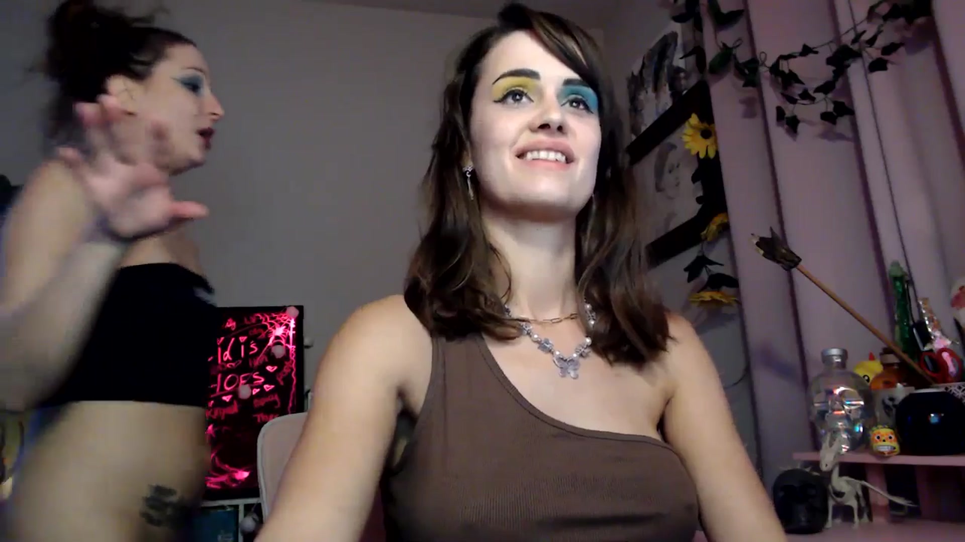 Gallery image thumbnail from HeidiKlumsy's myfreecams stream on, 10/30/2025, 07:04 image 14 of 20