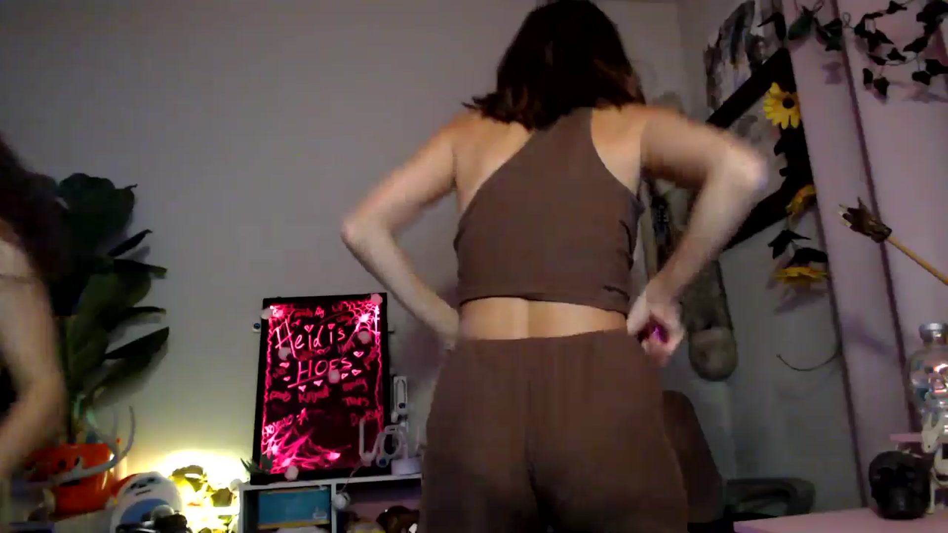 Gallery image thumbnail from HeidiKlumsy's myfreecams stream on, 10/30/2025, 07:04 image 3 of 20