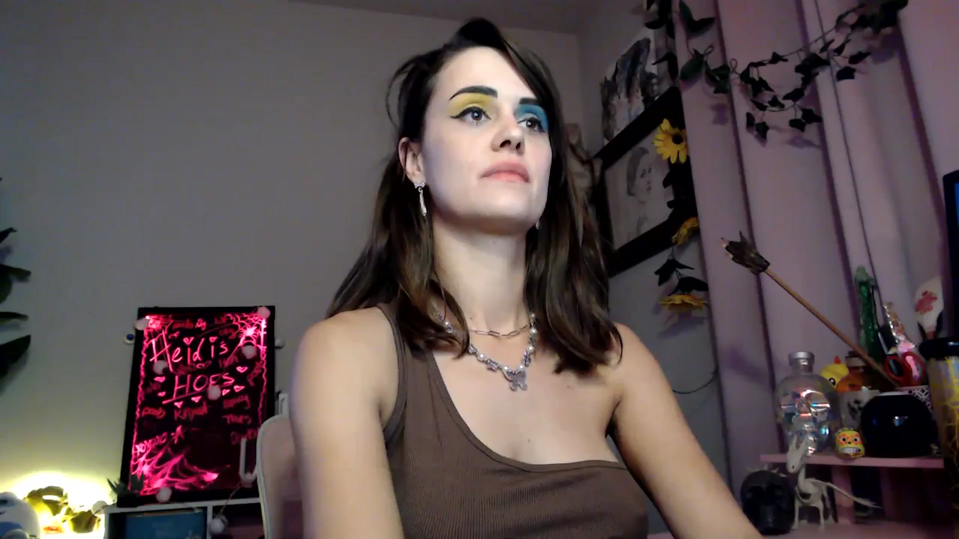 Gallery image thumbnail from HeidiKlumsy's myfreecams stream on, 10/30/2025, 07:04 image 11 of 20