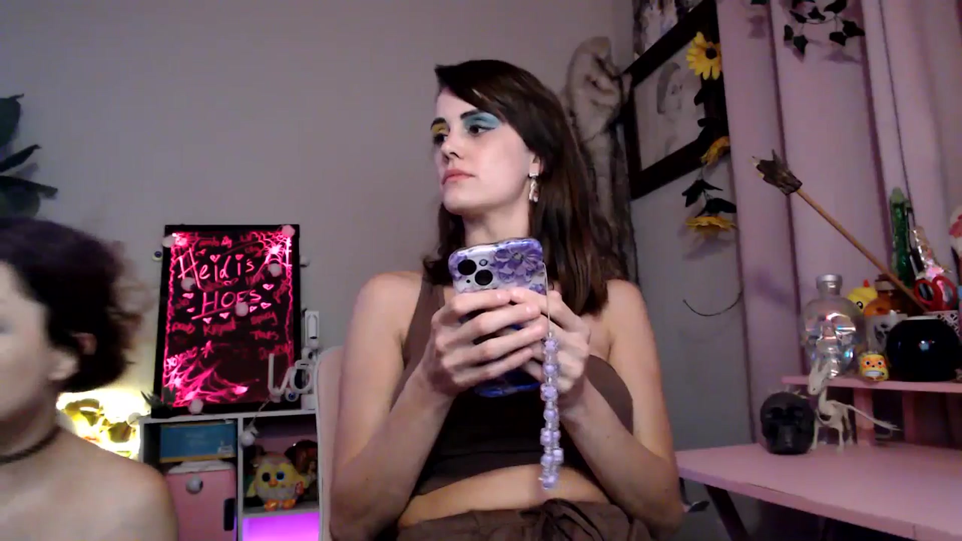 Gallery image thumbnail from HeidiKlumsy's myfreecams stream on, 10/30/2025, 07:17 image 16 of 20
