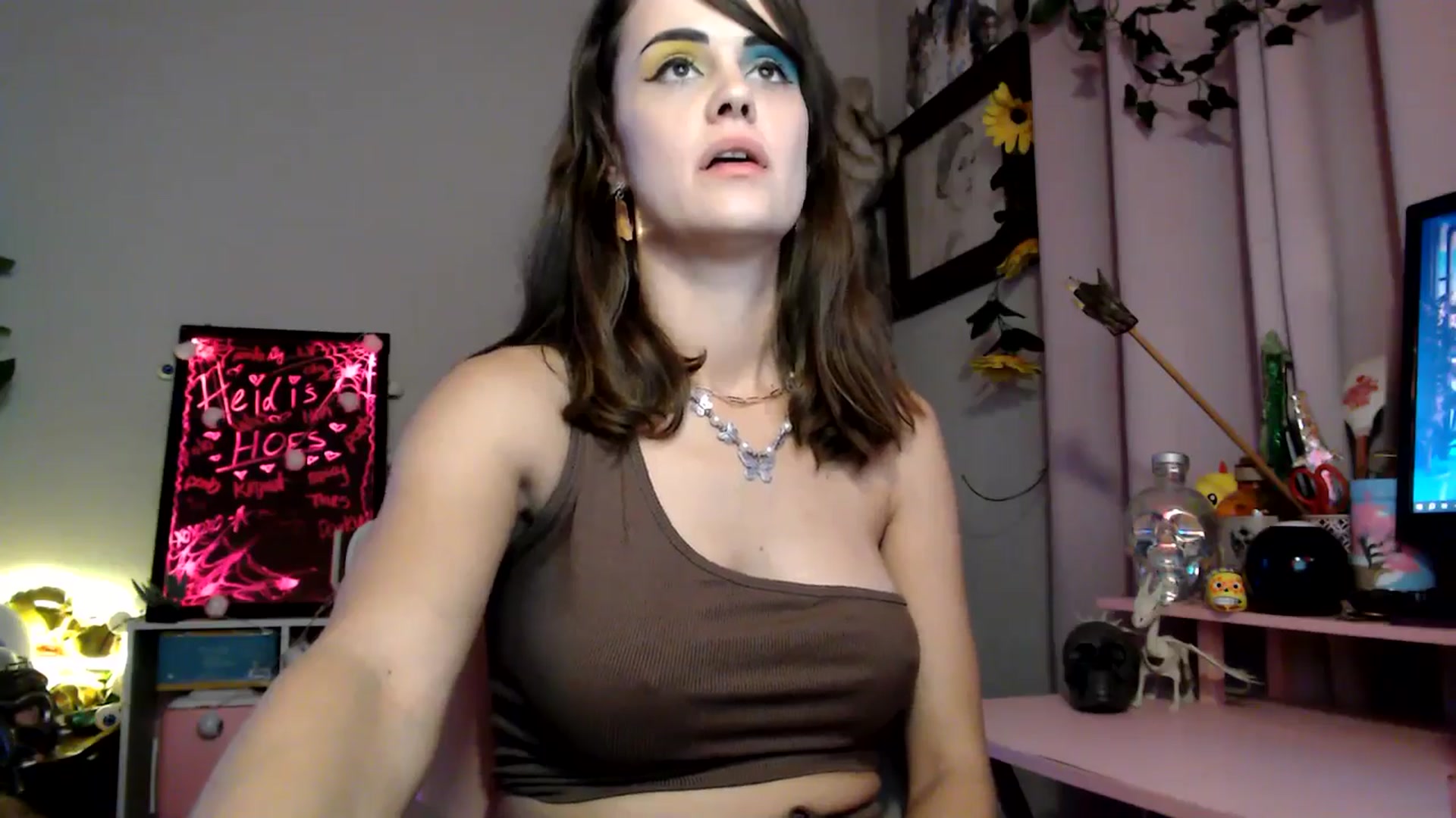 Gallery image thumbnail from HeidiKlumsy's myfreecams stream on, 10/30/2025, 07:17 image 4 of 20