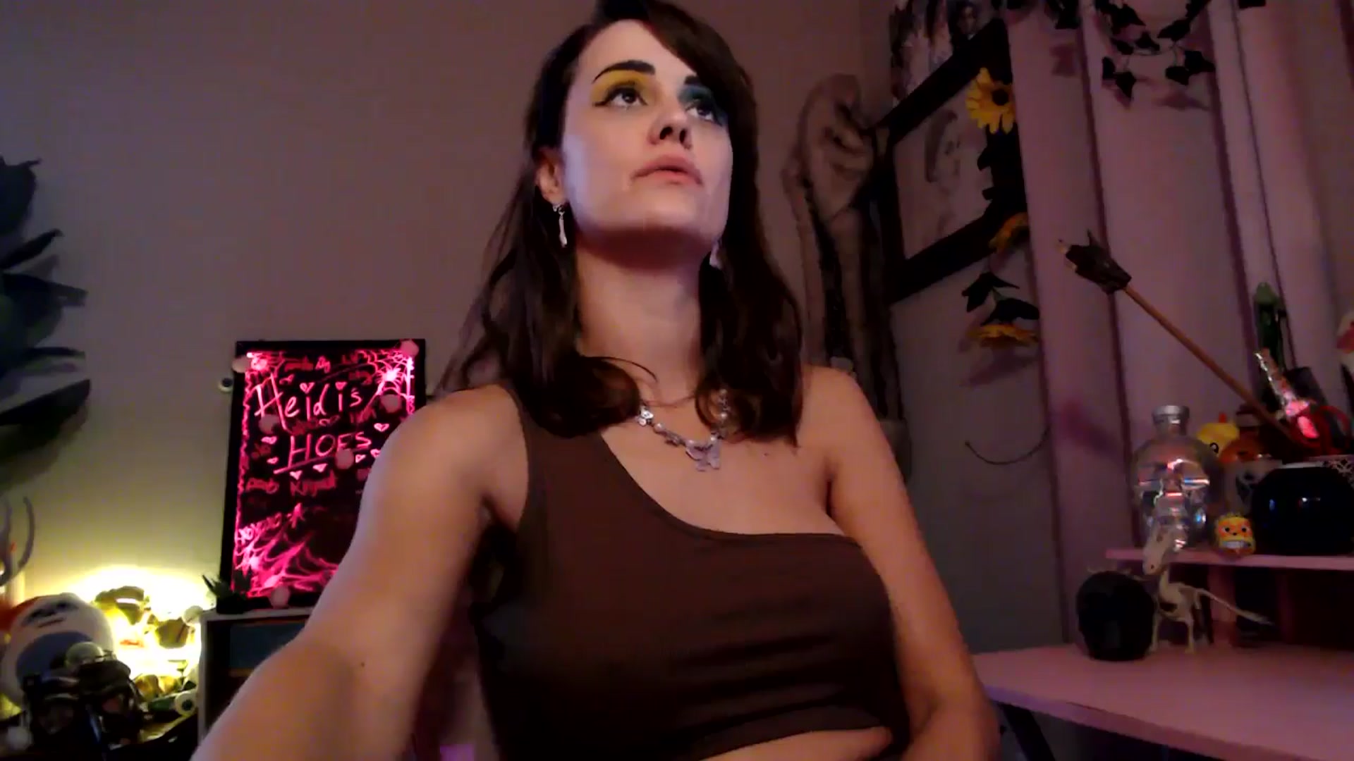 Gallery image thumbnail from HeidiKlumsy's myfreecams stream on, 10/30/2025, 07:45 image 17 of 20