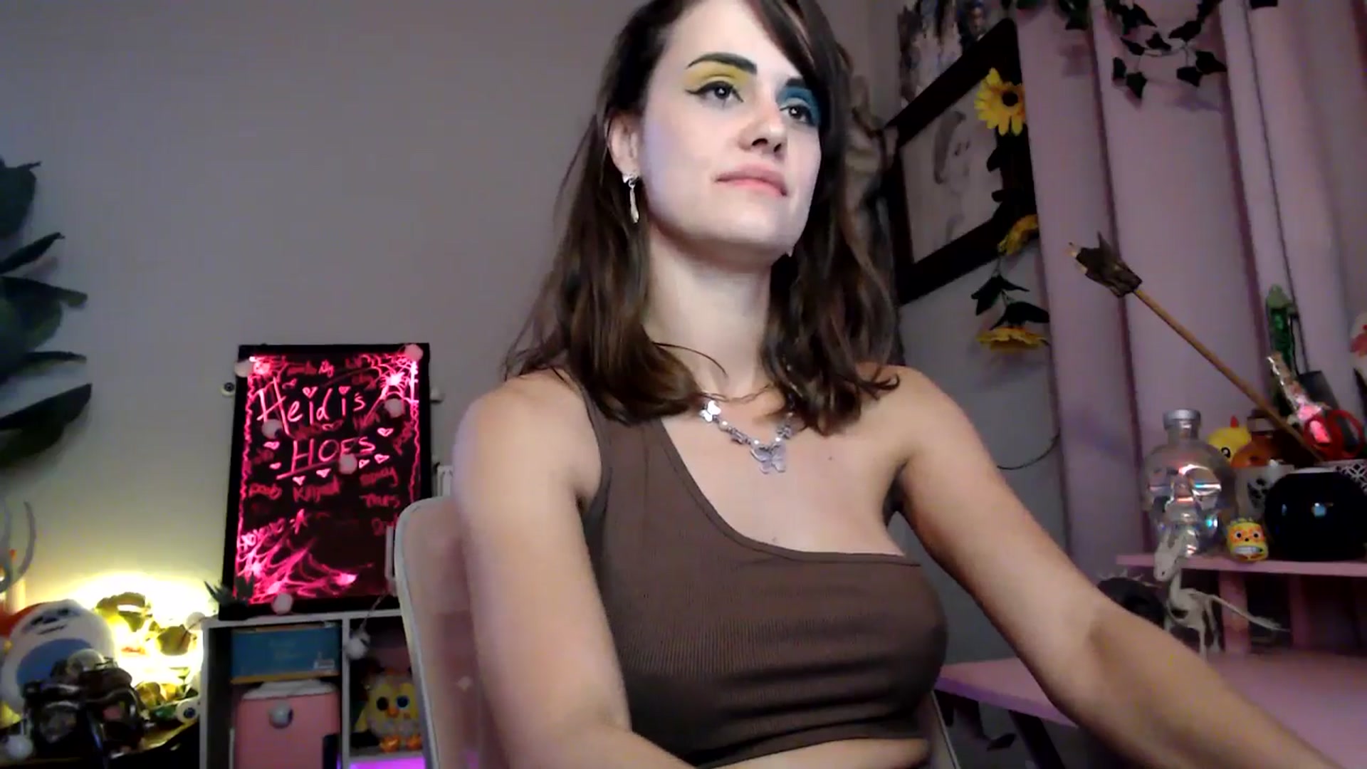 Gallery image thumbnail from HeidiKlumsy's myfreecams stream on, 10/30/2025, 07:45 image 14 of 20