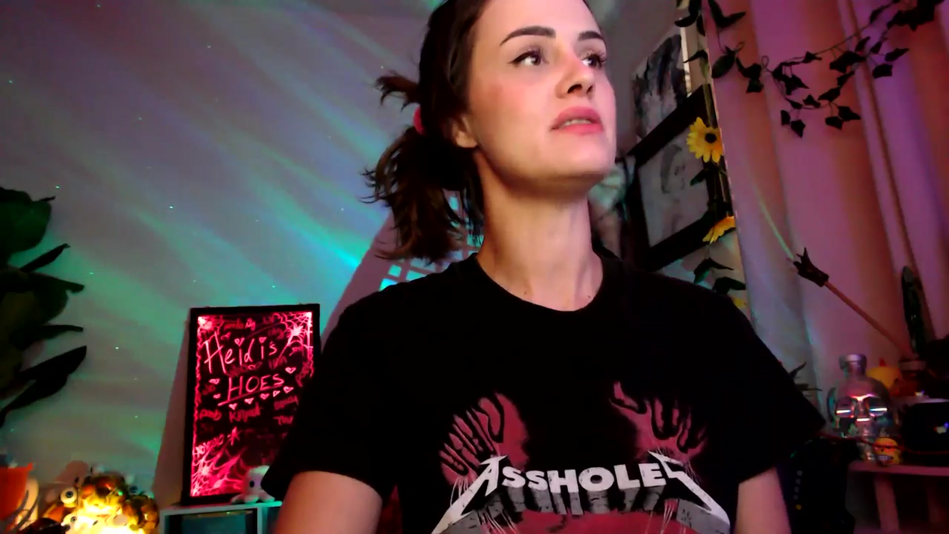 Gallery image thumbnail from HeidiKlumsy's myfreecams stream on, 11/05/2025, 23:00 image 2 of 20