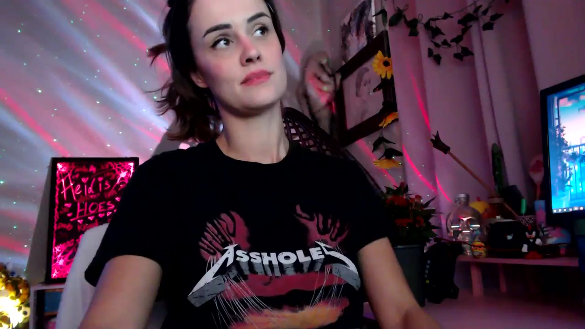 Gallery image thumbnail from HeidiKlumsy's myfreecams stream on, 11/05/2025, 23:00 image 17 of 20