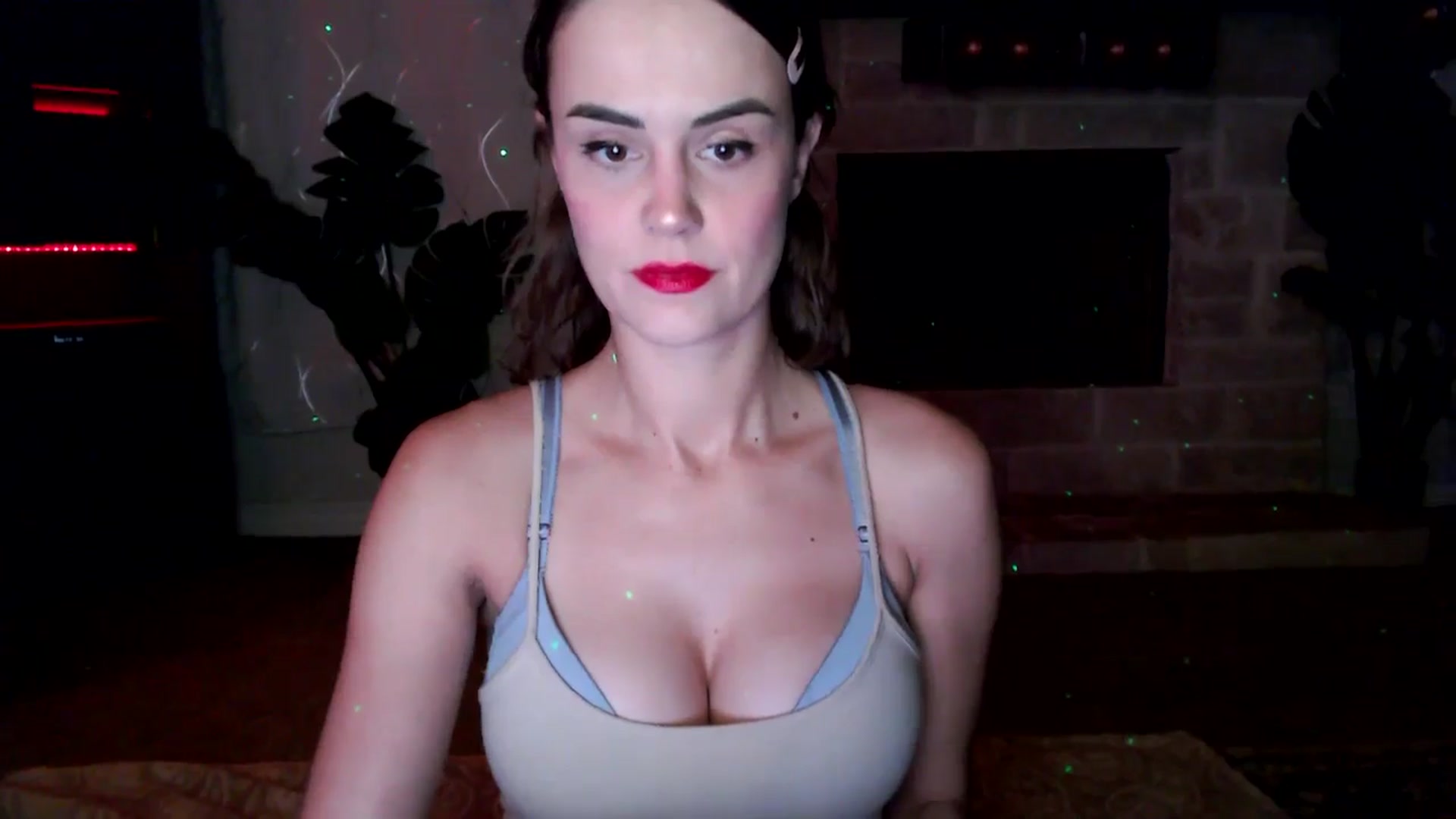 Gallery image thumbnail from HeidiKlumsy's myfreecams stream on, 11/06/2025, 01:43 image 6 of 20