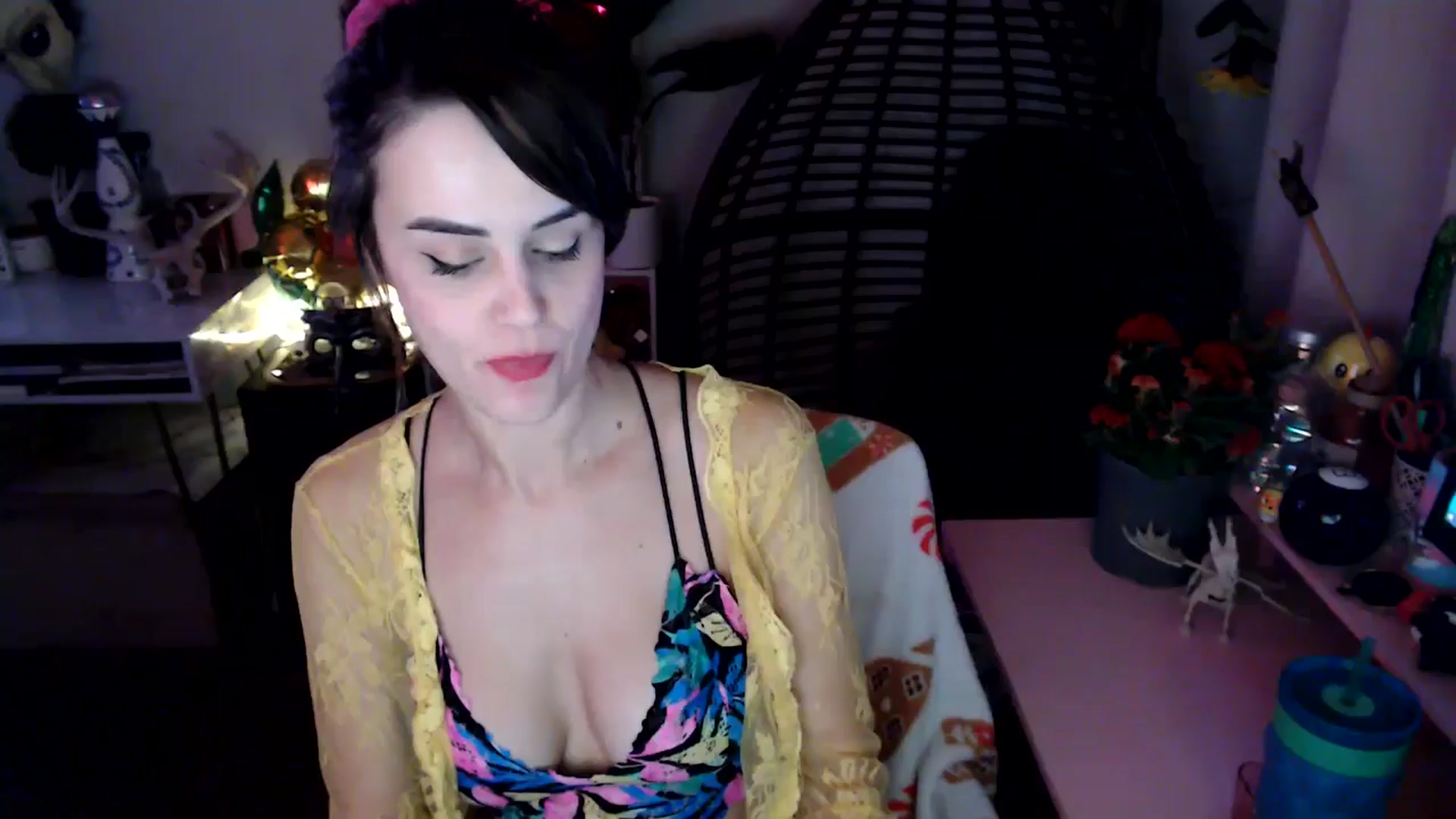 Gallery image thumbnail from HeidiKlumsy's myfreecams stream on, 11/06/2025, 04:21 image 1 of 20