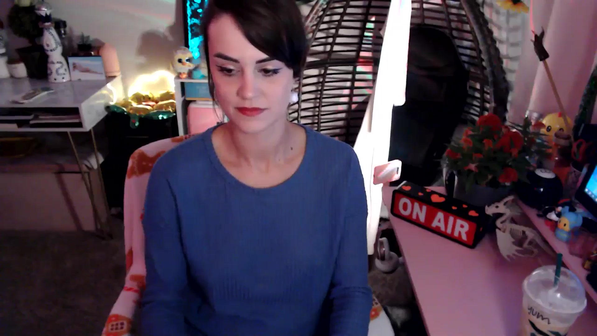 Gallery image thumbnail from HeidiKlumsy's myfreecams stream on, 11/06/2025, 22:16 image 5 of 20