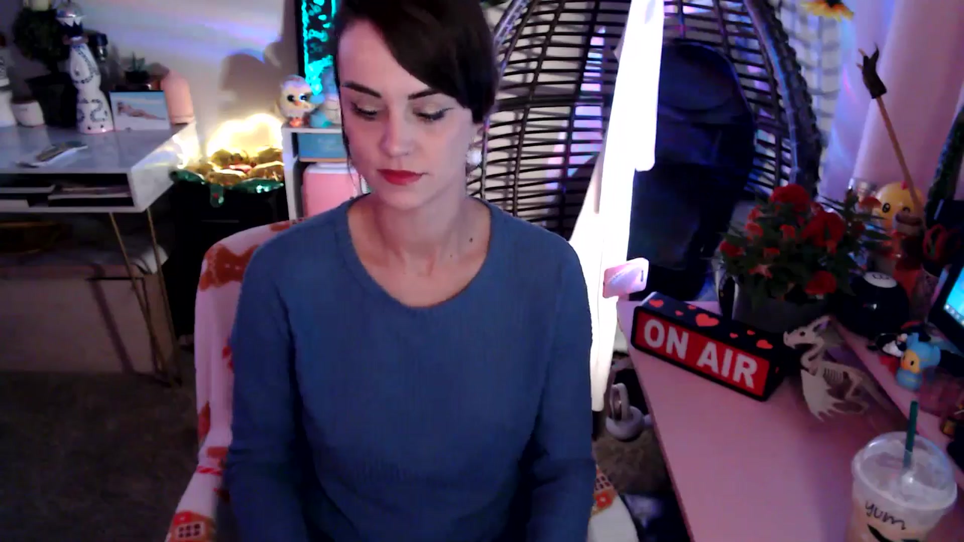 Gallery image thumbnail from HeidiKlumsy's myfreecams stream on, 11/06/2025, 22:16 image 3 of 20