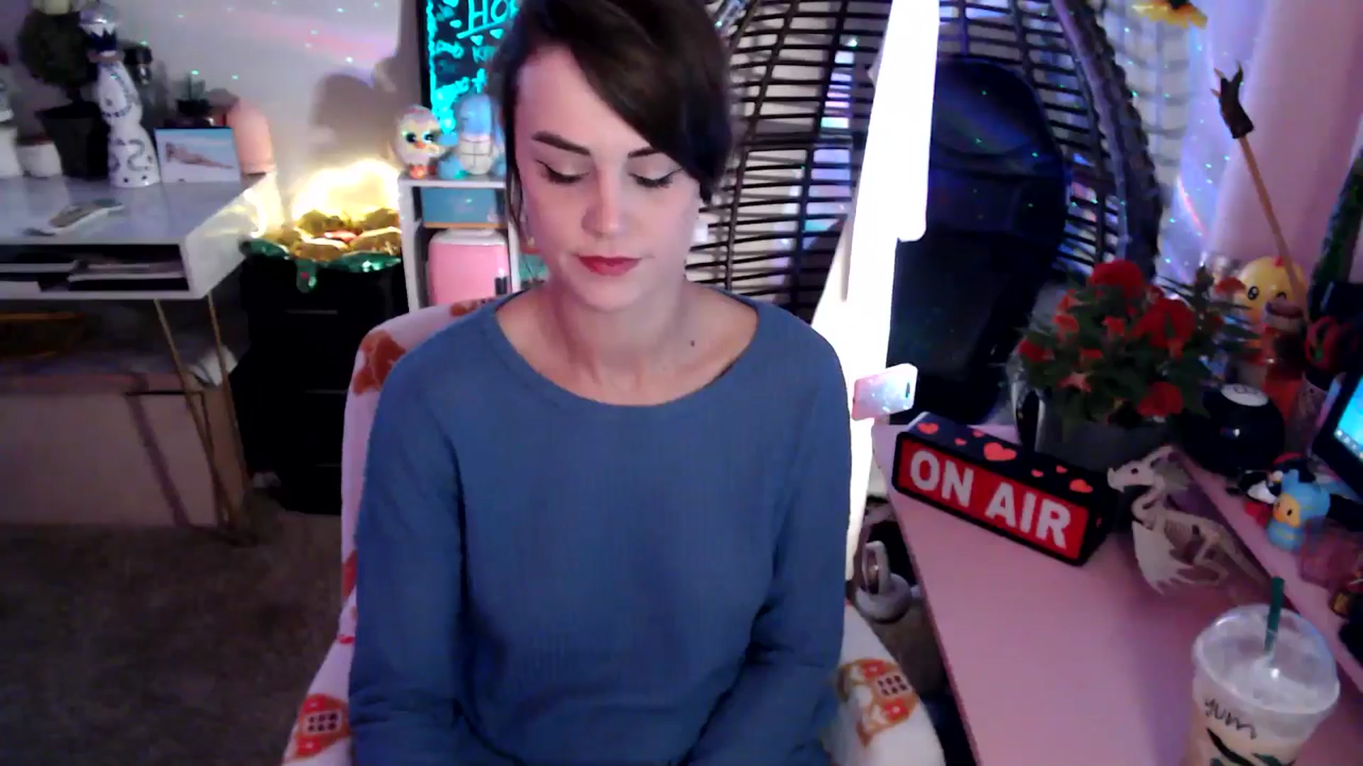 Gallery image thumbnail from HeidiKlumsy's myfreecams stream on, 11/06/2025, 22:16 image 9 of 20
