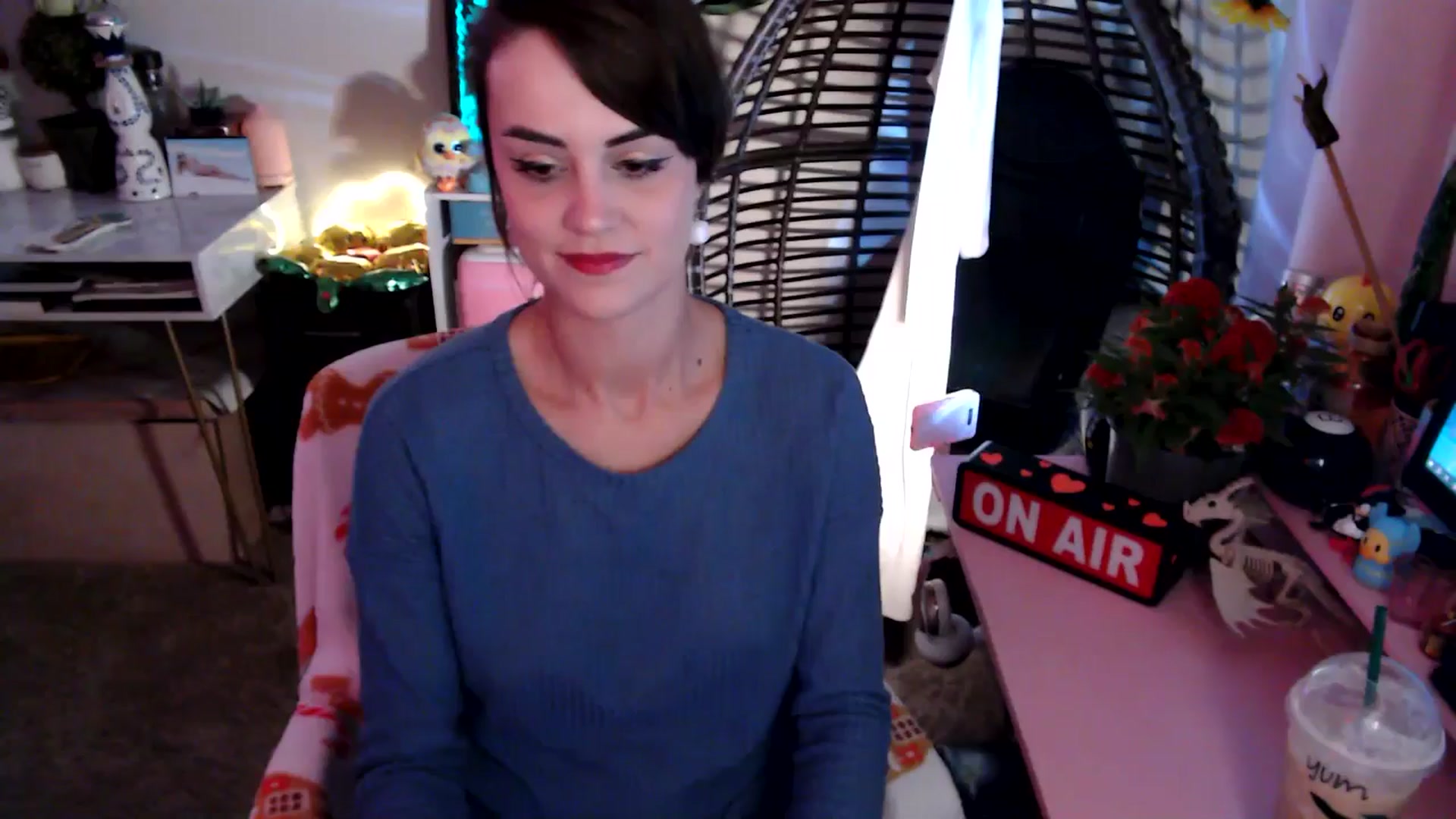 Gallery image thumbnail from HeidiKlumsy's myfreecams stream on, 11/06/2025, 22:16 image 4 of 20