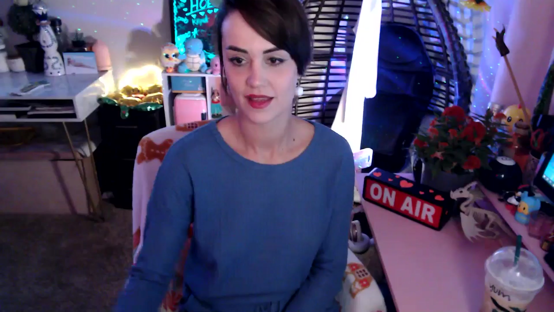 Gallery image thumbnail from HeidiKlumsy's myfreecams stream on, 11/06/2025, 22:16 image 13 of 20