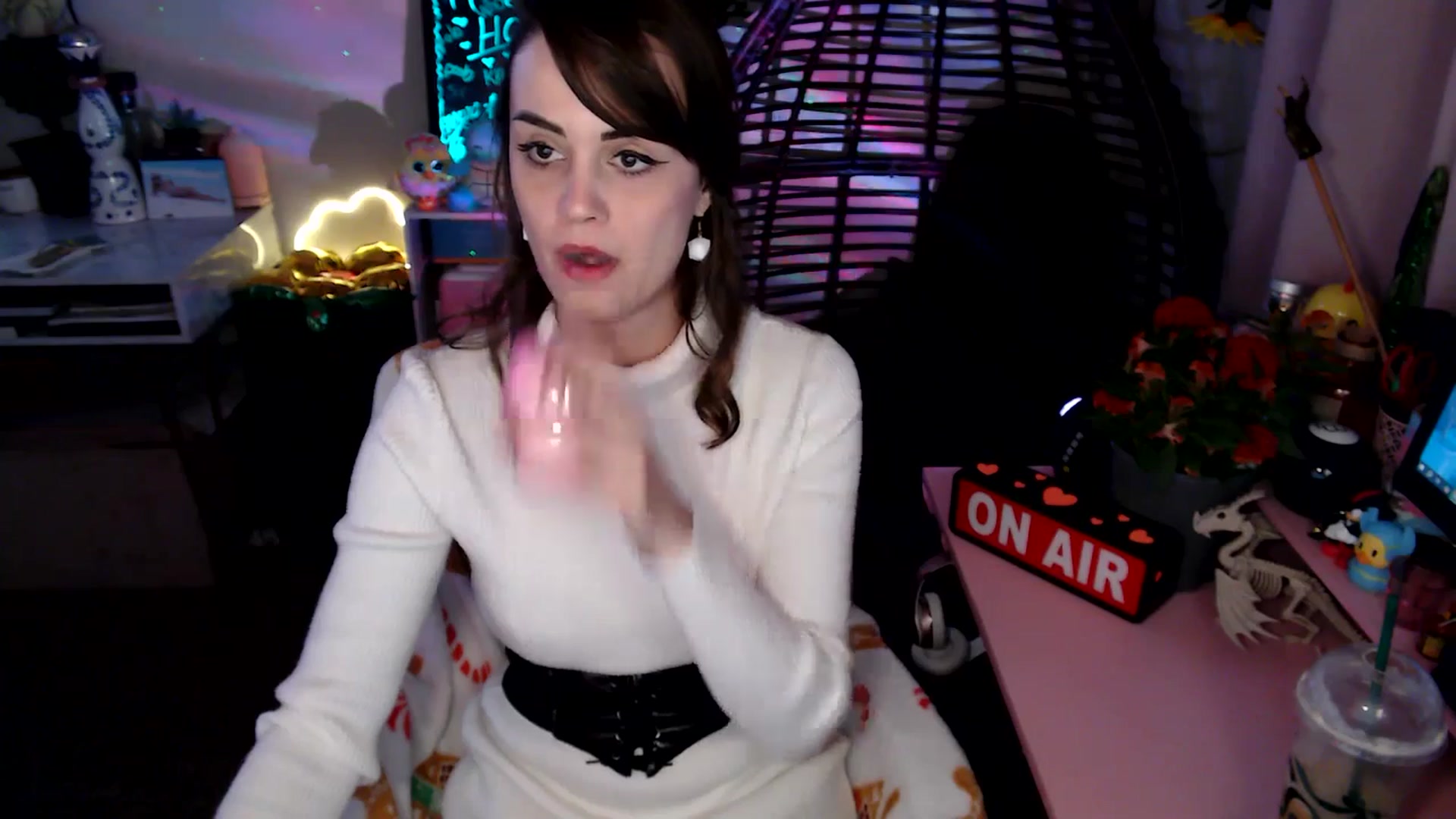 Gallery image thumbnail from HeidiKlumsy's myfreecams stream on, 11/06/2025, 23:38 image 18 of 20