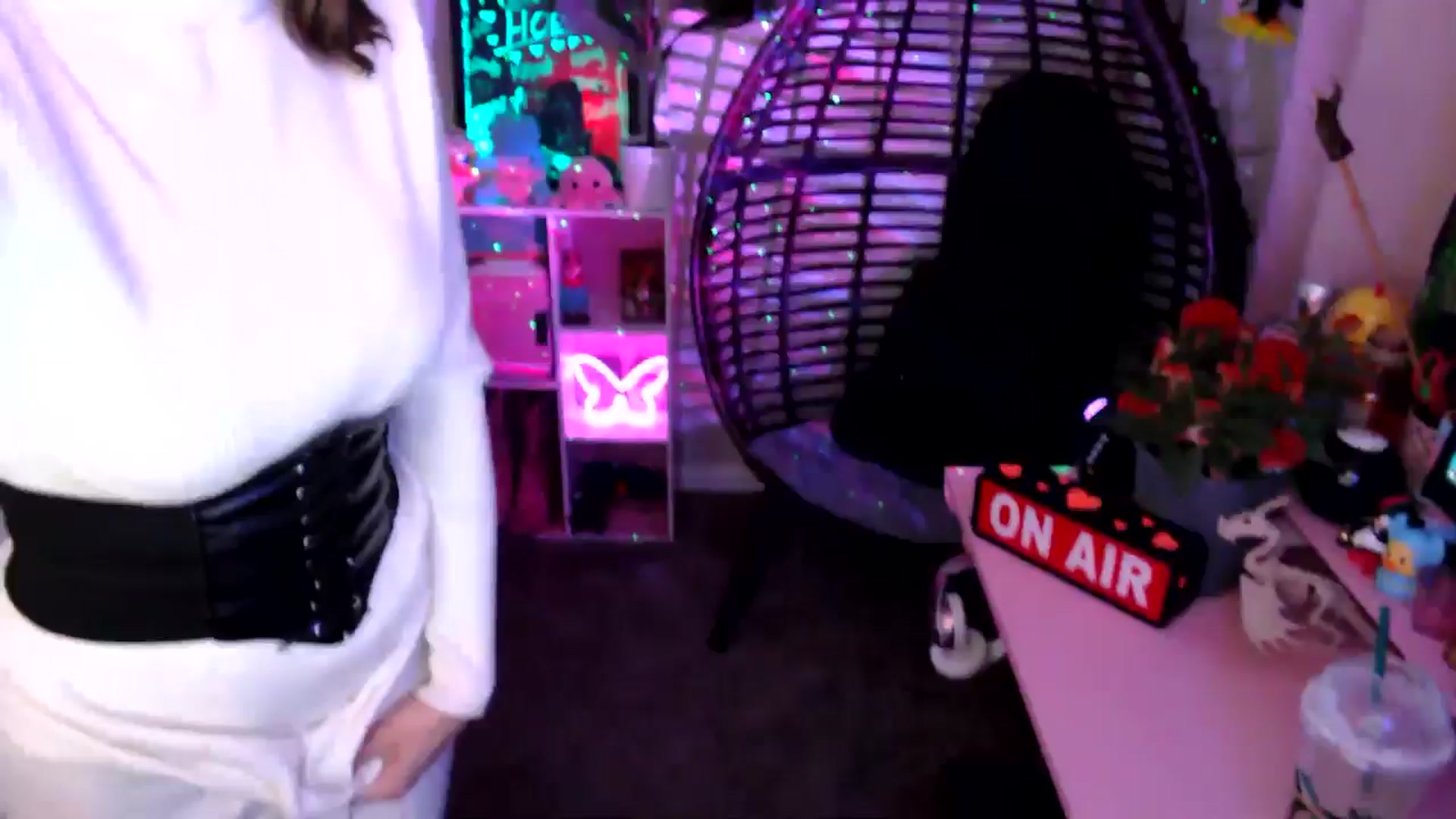 Gallery image thumbnail from HeidiKlumsy's myfreecams stream on, 11/06/2025, 23:38 image 8 of 20