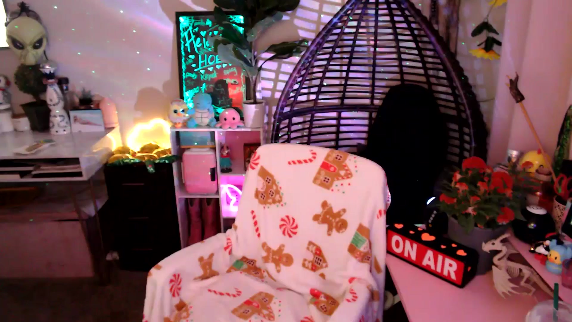 Gallery image thumbnail from HeidiKlumsy's myfreecams stream on, 11/06/2025, 23:38 image 11 of 20