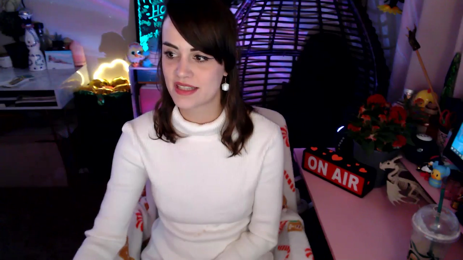 Gallery image thumbnail from HeidiKlumsy's myfreecams stream on, 11/06/2025, 23:38 image 19 of 20