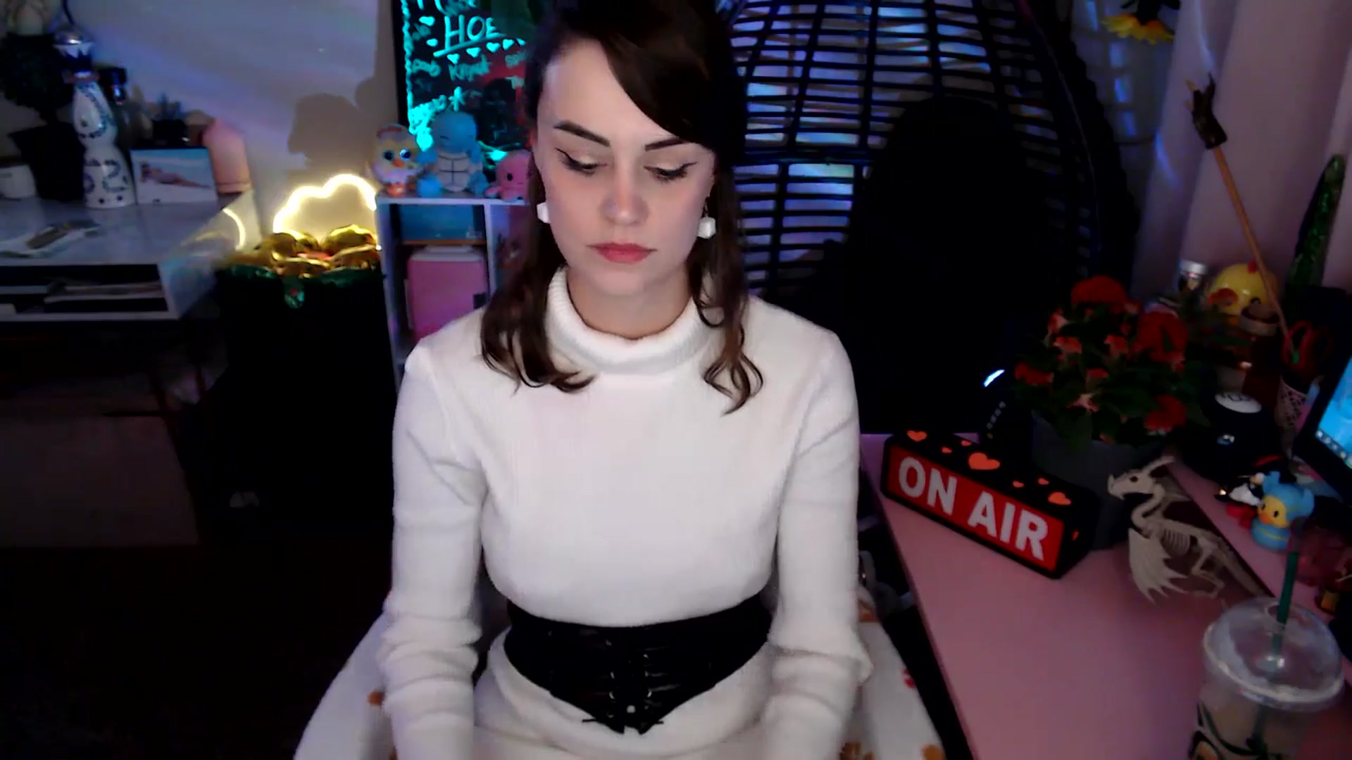 Gallery image thumbnail from HeidiKlumsy's myfreecams stream on, 11/06/2025, 23:38 image 17 of 20