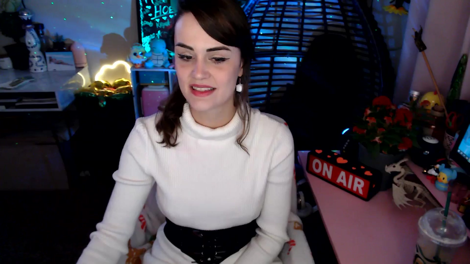 Gallery image thumbnail from HeidiKlumsy's myfreecams stream on, 11/06/2025, 23:38 image 16 of 20