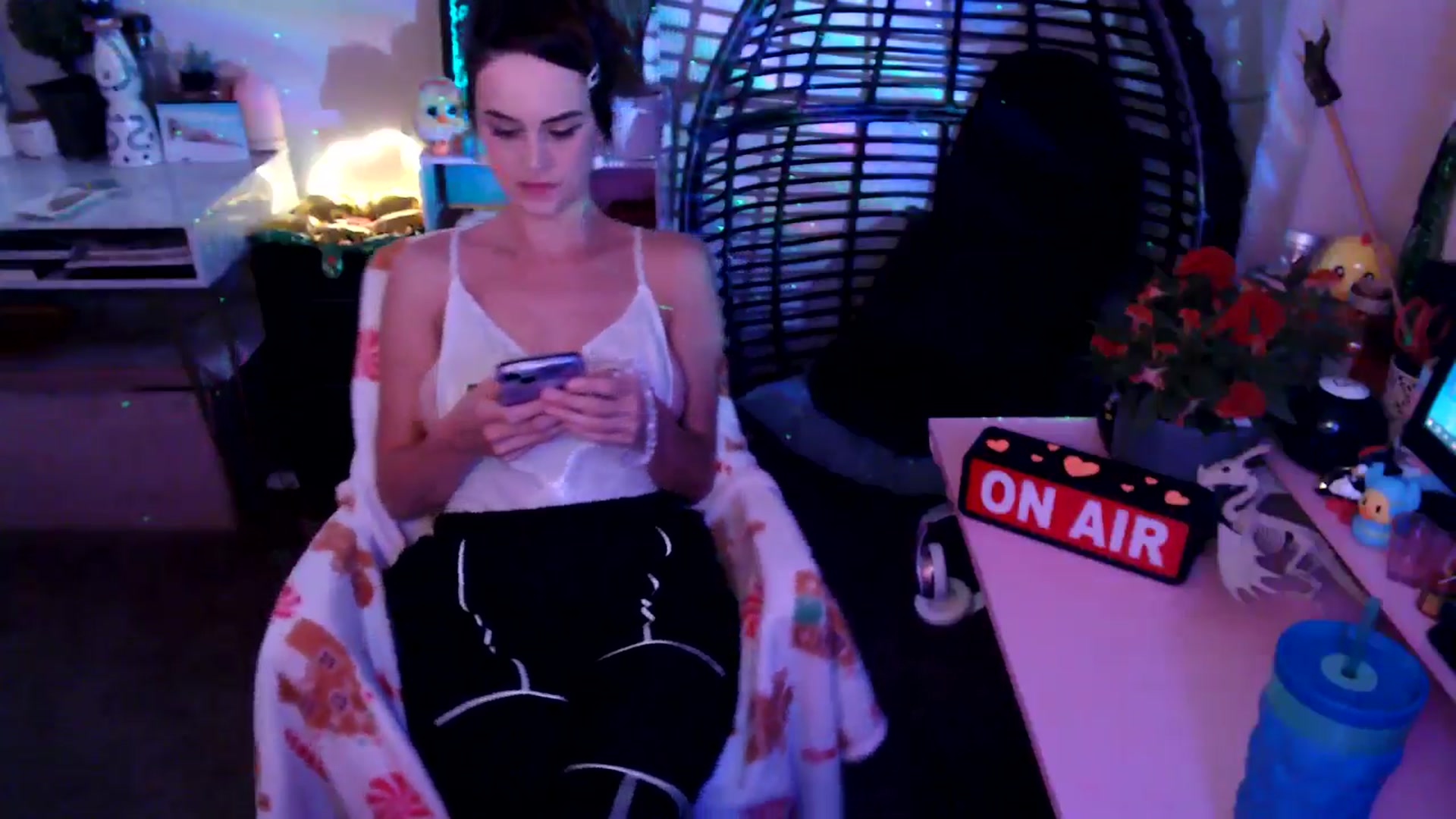 Gallery image thumbnail from HeidiKlumsy's myfreecams stream on, 11/07/2025, 03:37 image 3 of 20