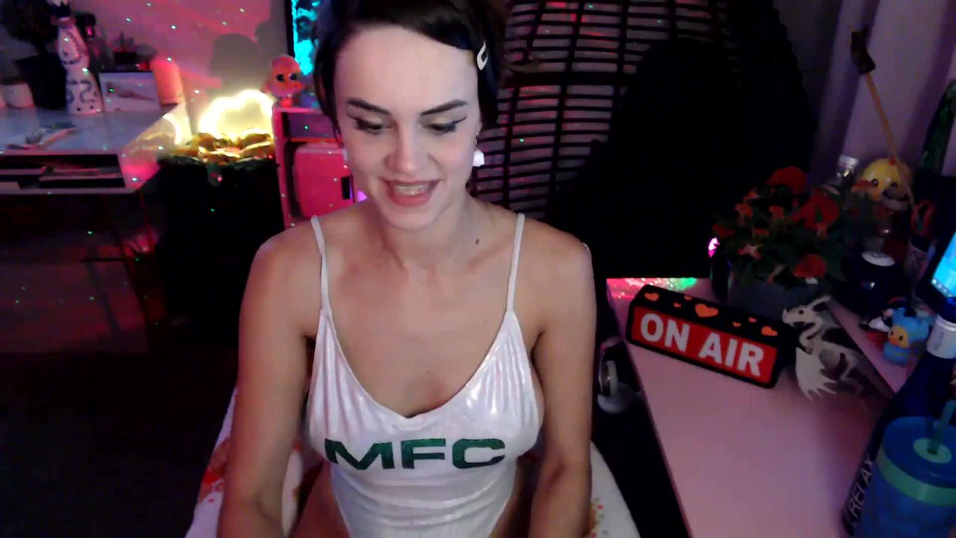 Gallery image thumbnail from HeidiKlumsy's myfreecams stream on, 11/07/2025, 03:37 image 10 of 20
