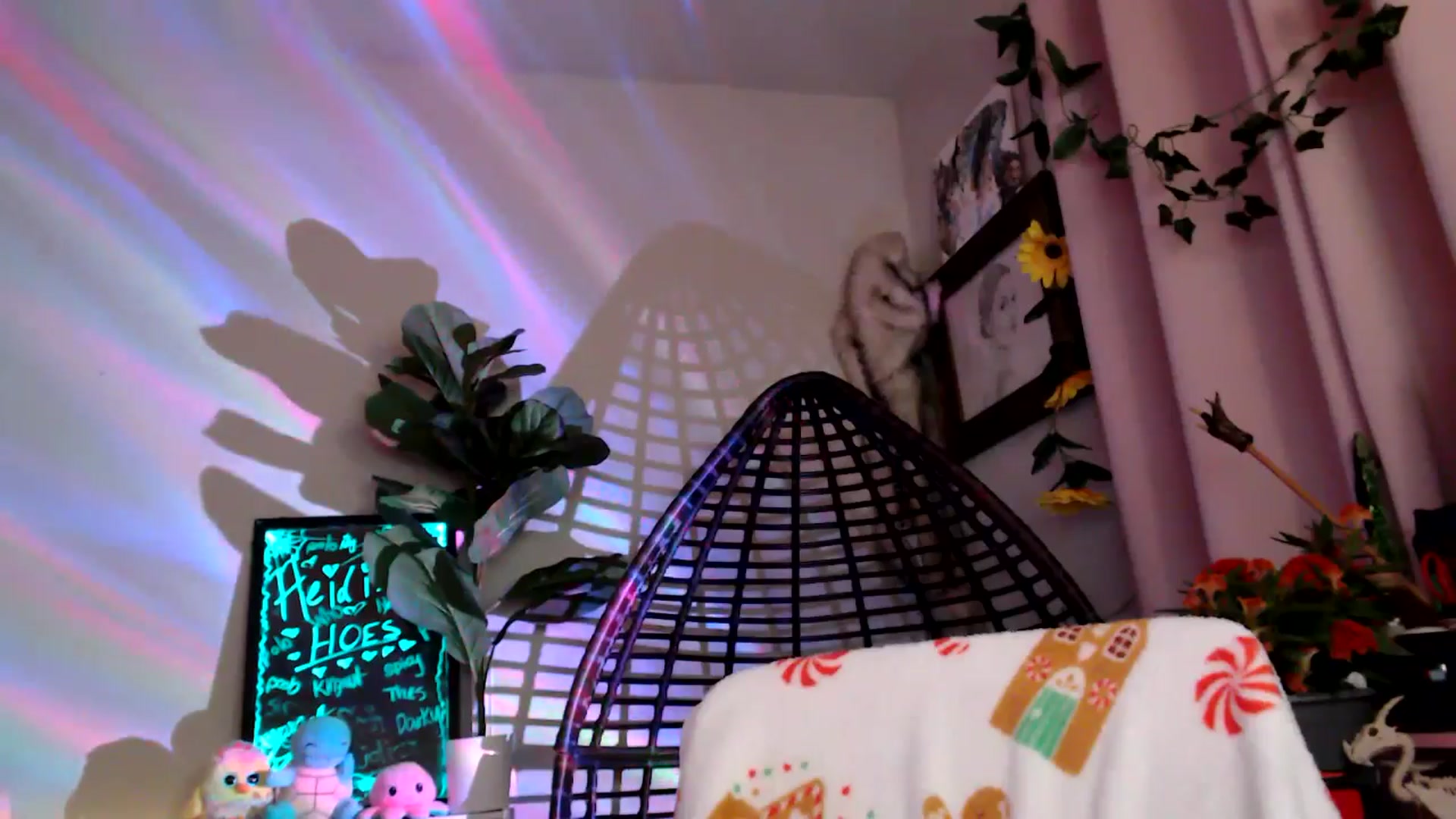 Gallery image thumbnail from HeidiKlumsy's myfreecams stream on, 11/07/2025, 04:54 image 20 of 20
