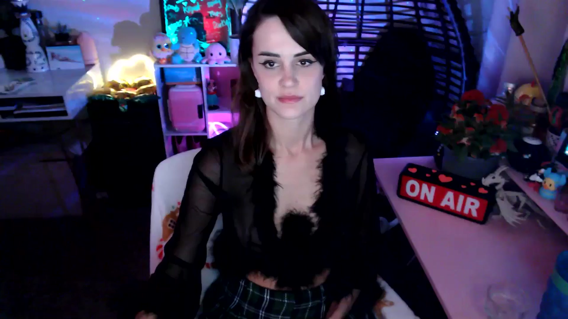 Gallery image thumbnail from HeidiKlumsy's myfreecams stream on, 11/07/2025, 06:12 image 15 of 20