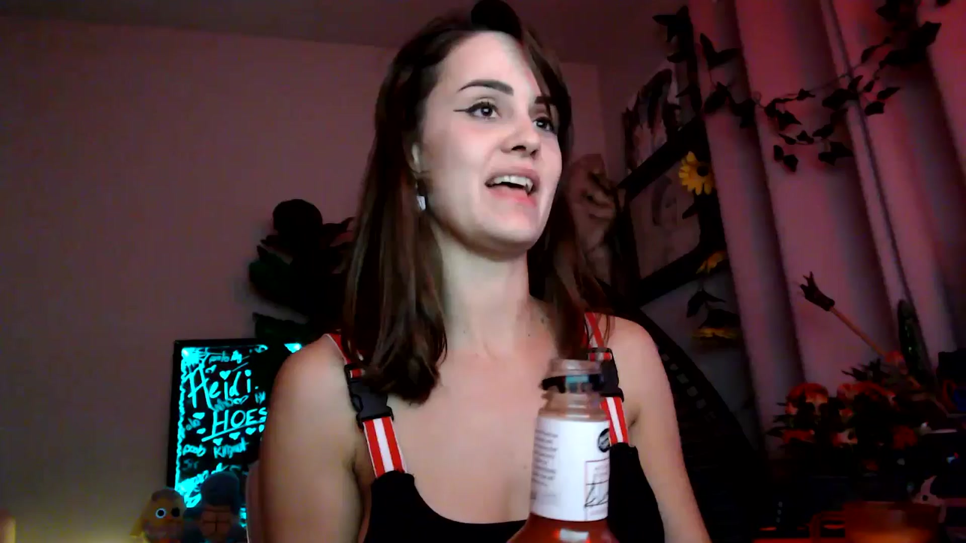 Gallery image thumbnail from HeidiKlumsy's myfreecams stream on, 11/07/2025, 07:24 image 11 of 20