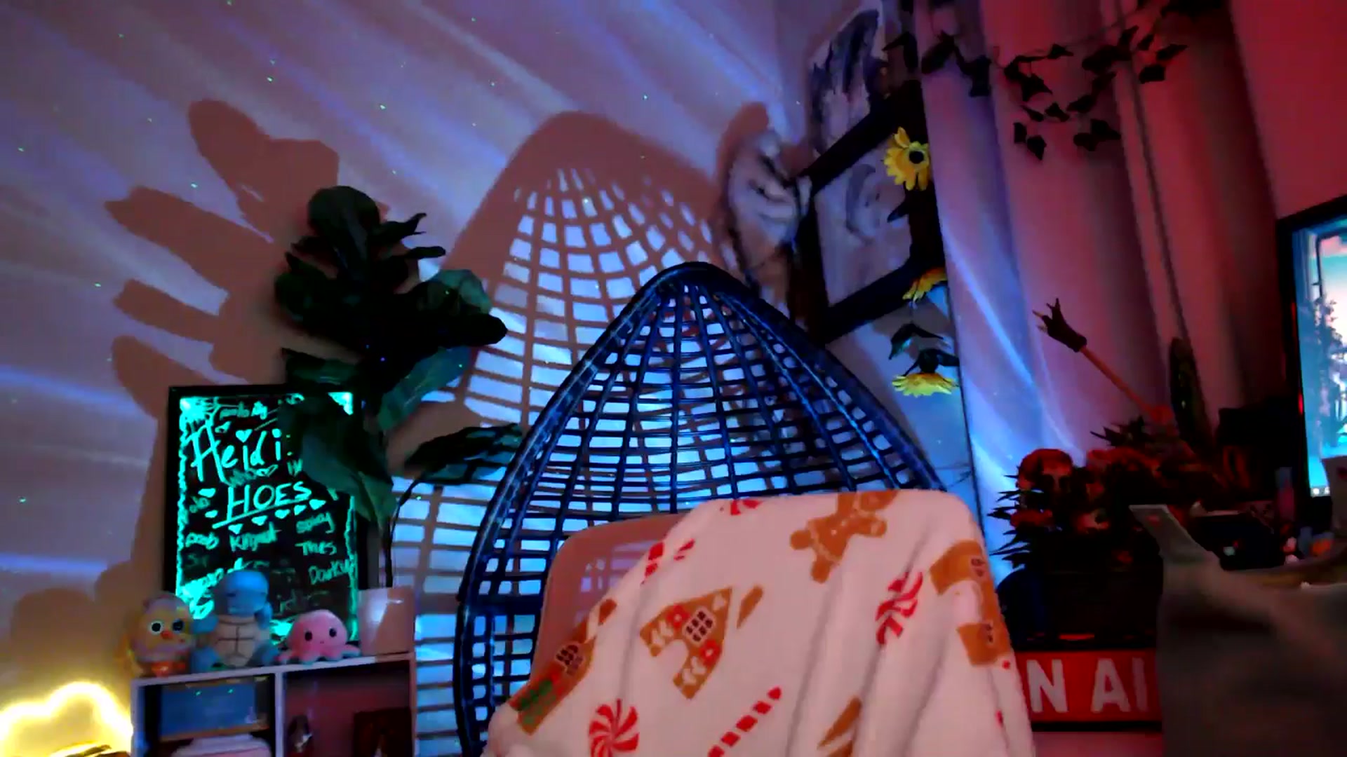 Gallery image thumbnail from HeidiKlumsy's myfreecams stream on, 11/07/2025, 07:24 image 10 of 20