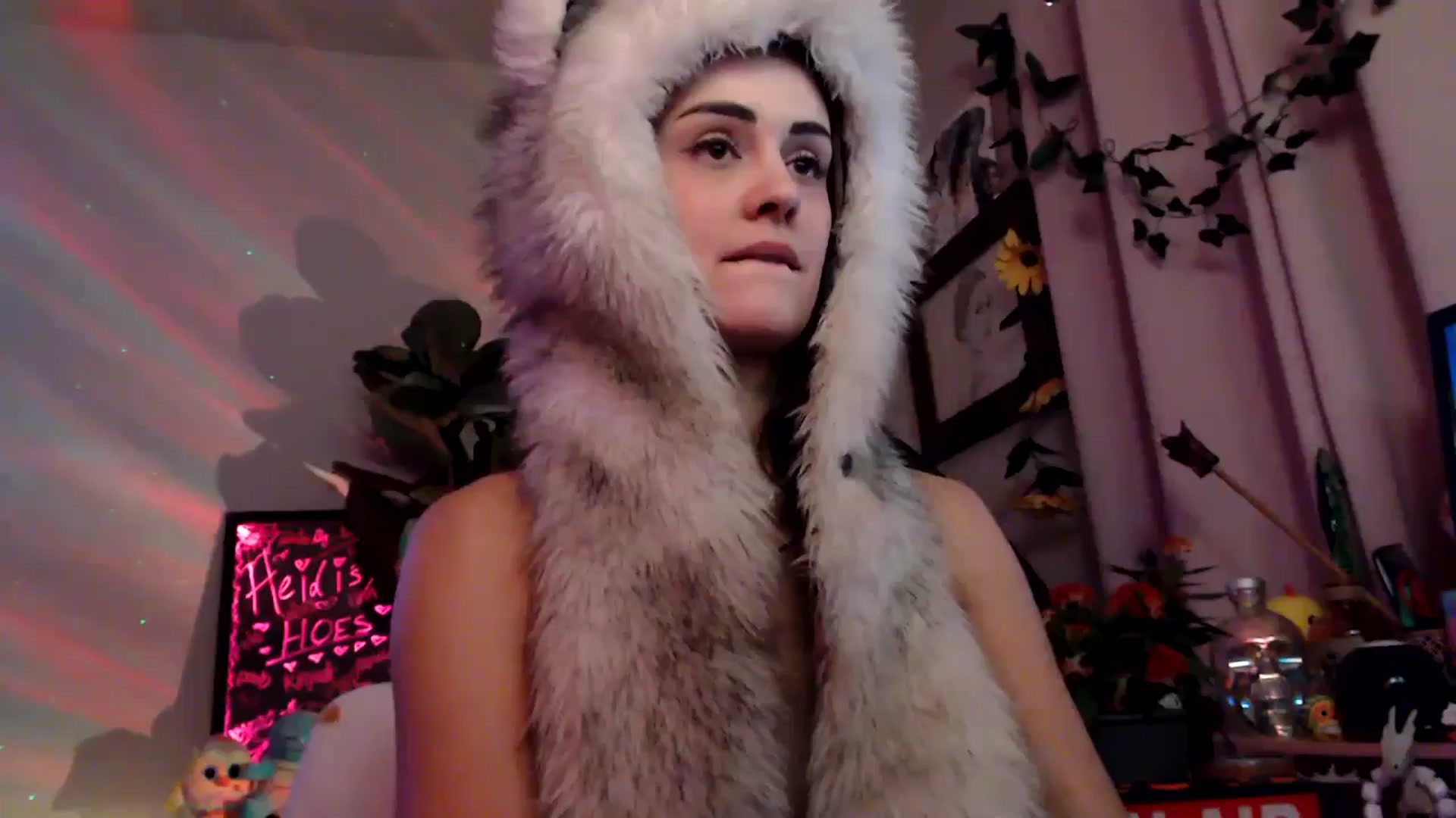Gallery image thumbnail from HeidiKlumsy's myfreecams stream on, 11/10/2025, 02:13 image 8 of 20