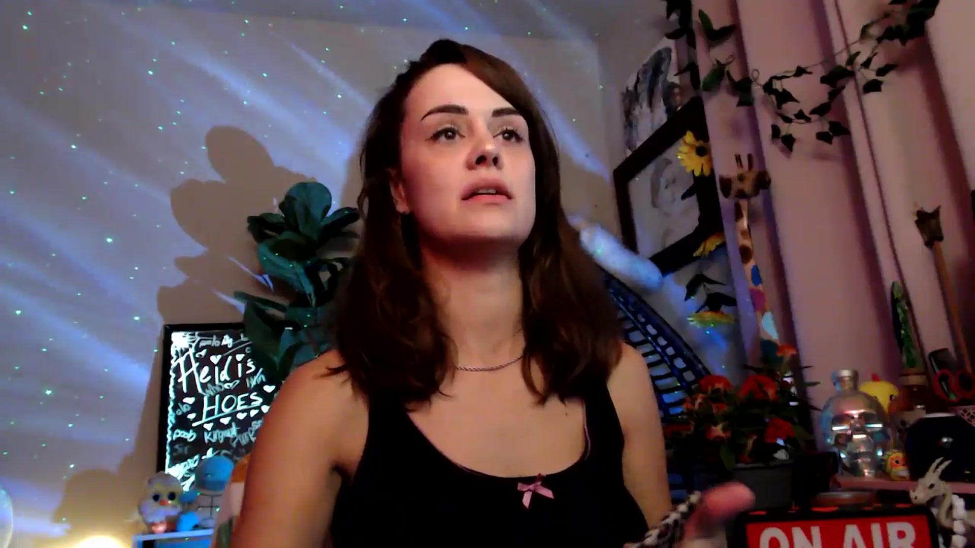 Gallery image thumbnail from HeidiKlumsy's myfreecams stream on, 11/10/2025, 04:27 image 13 of 20